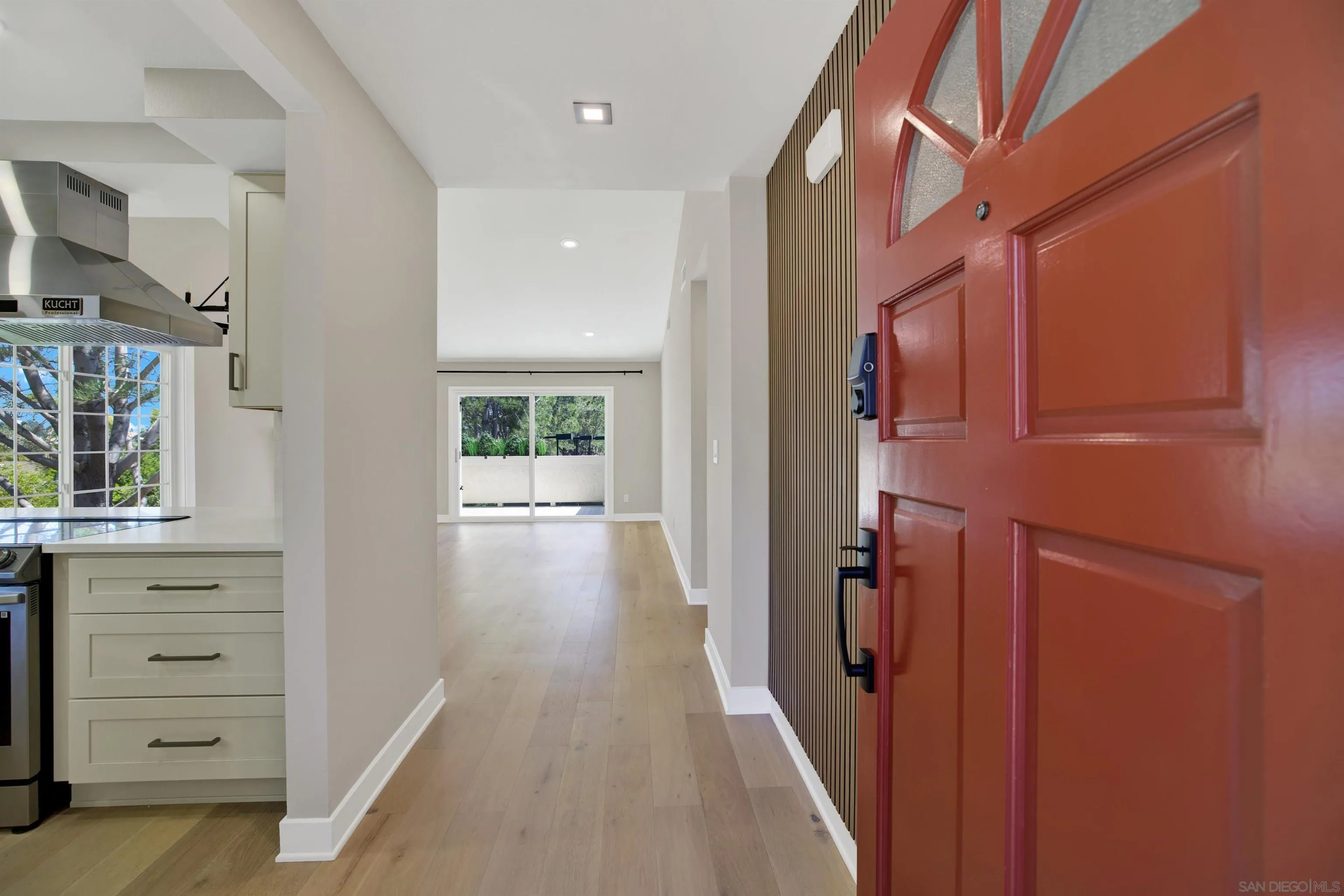 Photo #2: 260013696 Listing: Photo #2