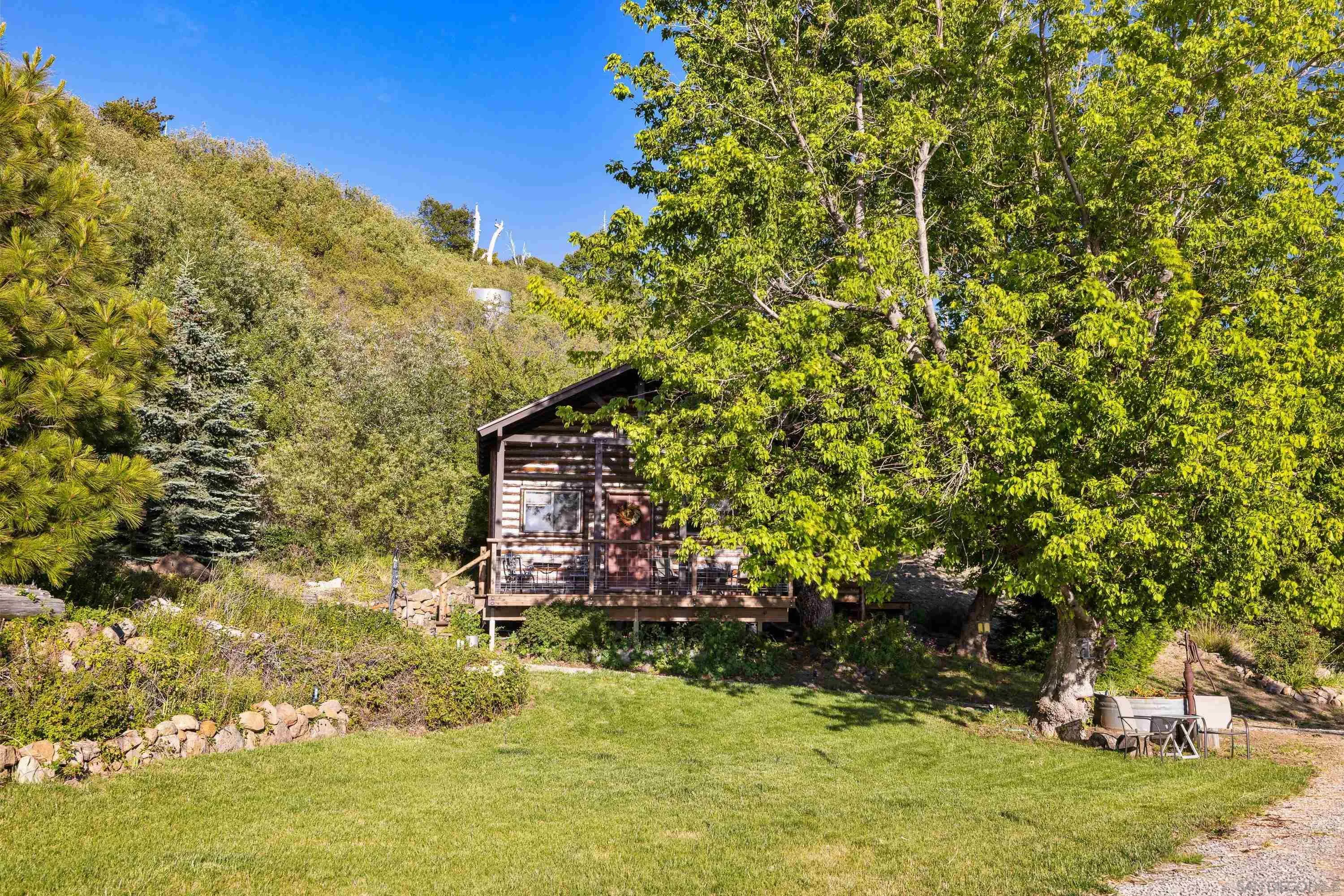 https://cdn.realtyfeed.com/cdn/127/260013699/0a747f92f4ed40100cef3df079890e7f.webp