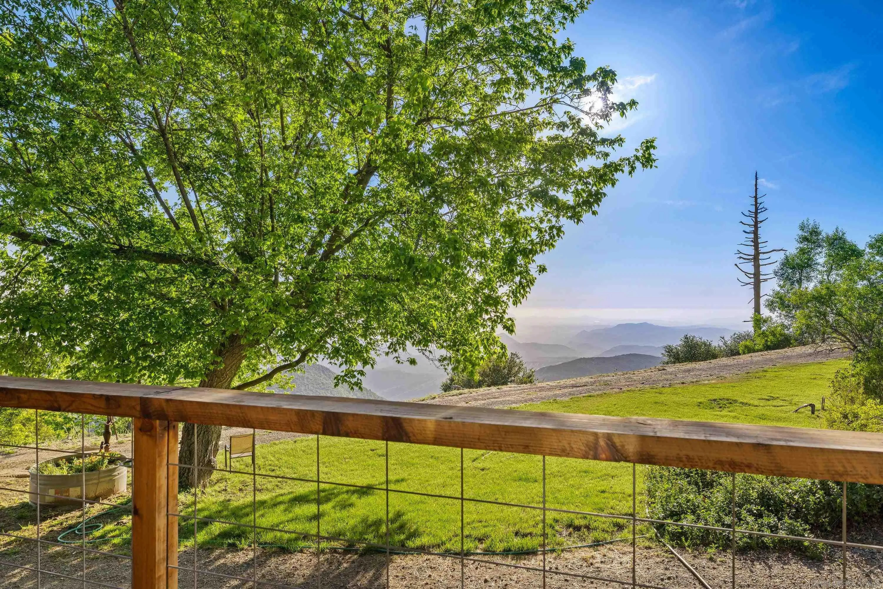 https://cdn.realtyfeed.com/cdn/127/260013699/4d585a20afe6ceb72ca4ac05dd8500ee.webp