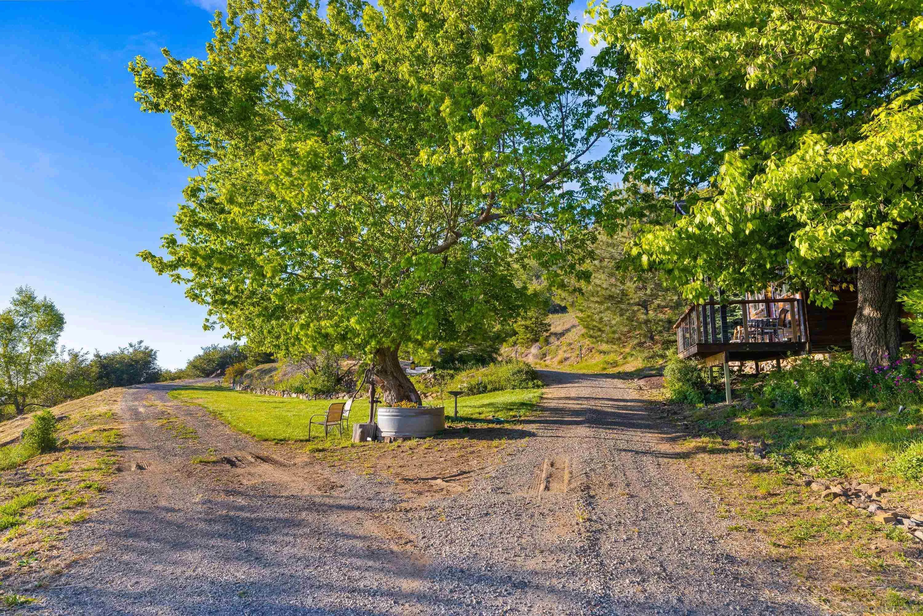 https://cdn.realtyfeed.com/cdn/127/260013699/bf310702289f3489db0acabc122eceee.webp