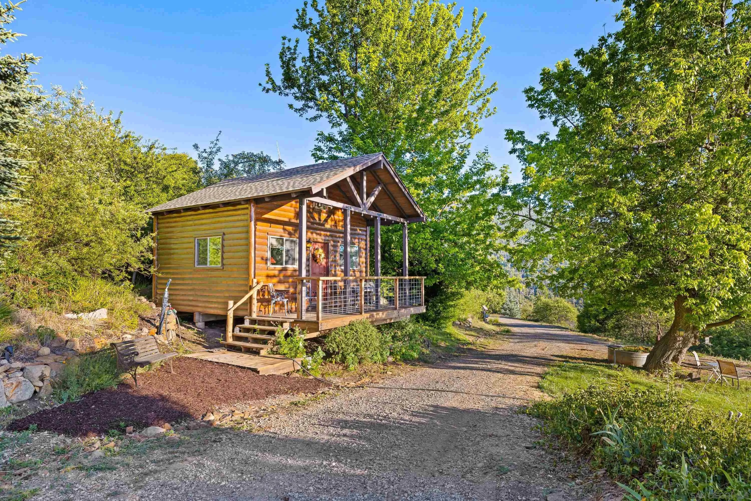 https://cdn.realtyfeed.com/cdn/127/260013699/fd9985292c944daed744848811c48a67.webp