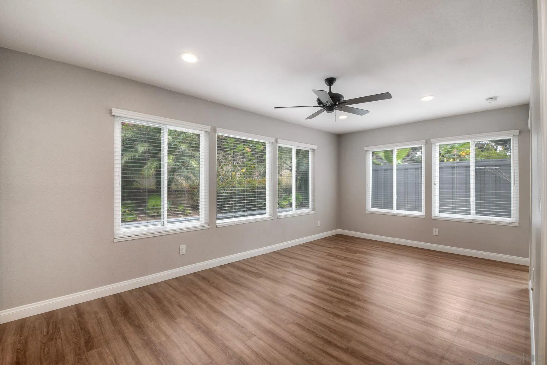 https://cdn.realtyfeed.com/cdn/127/260013701/309021b08df88f777dd7069e890791ab.webp