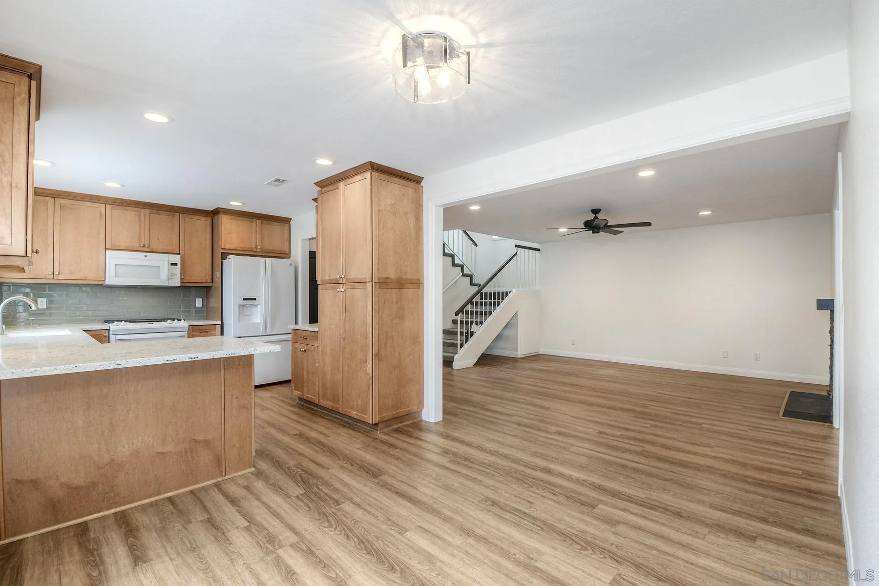 https://cdn.realtyfeed.com/cdn/127/260013701/5859407859f874ae41f5caebc861d27b.webp