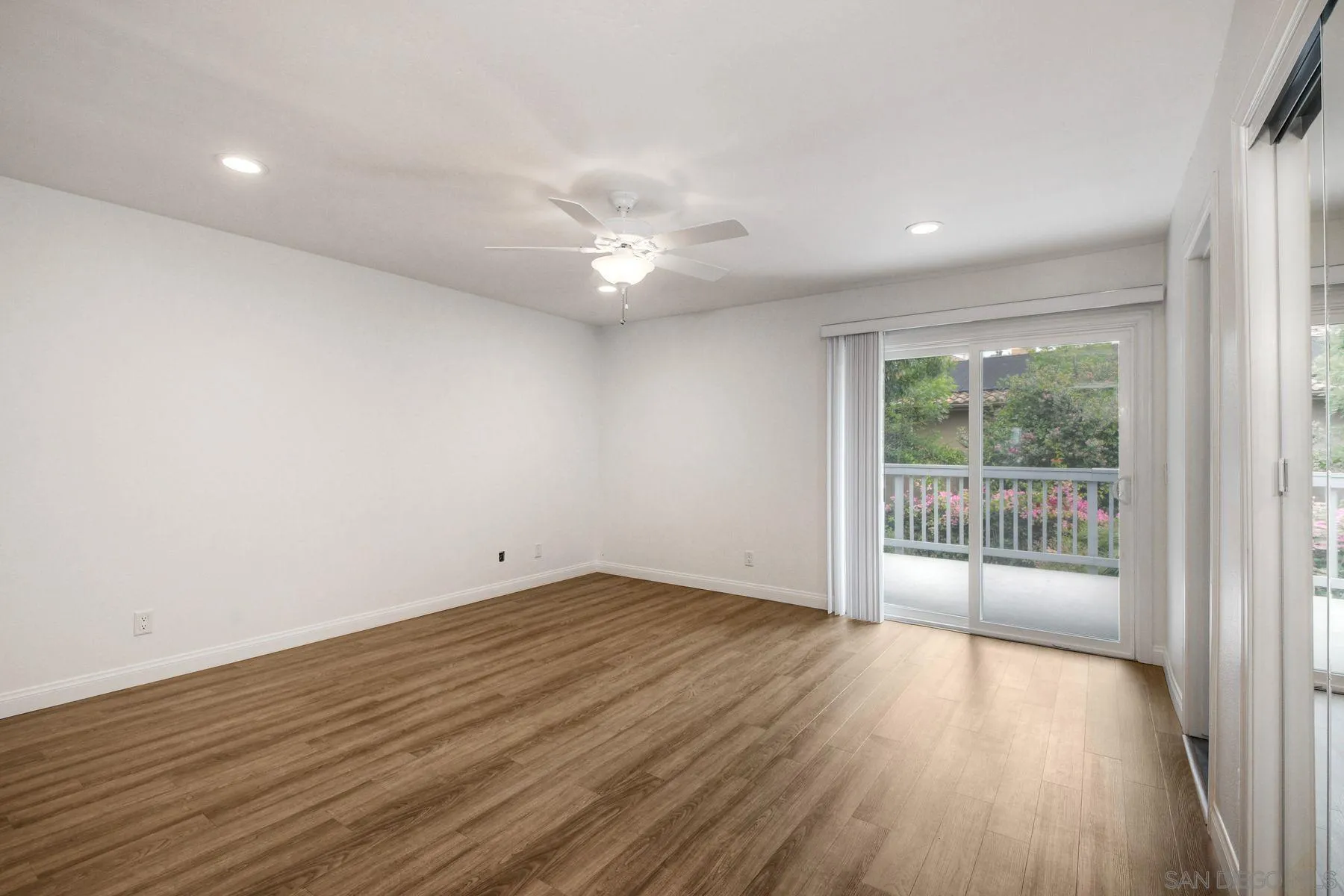 https://cdn.realtyfeed.com/cdn/127/260013701/628cb582311e68997b6aa9ec0d40a82d.webp