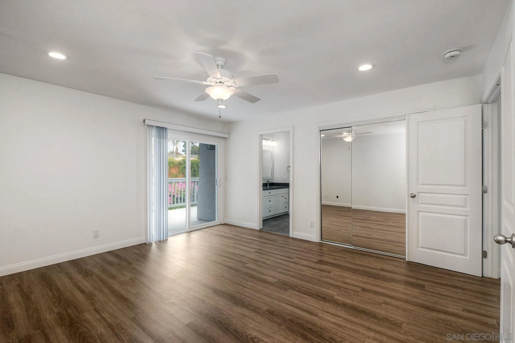 https://cdn.realtyfeed.com/cdn/127/260013701/be9794ddf485e41379409b70aff16ea4.webp