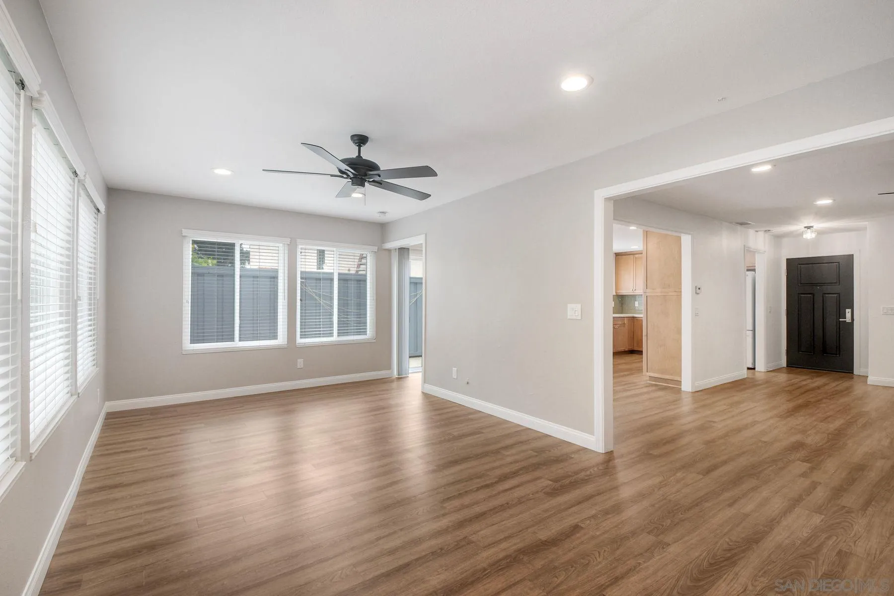 https://cdn.realtyfeed.com/cdn/127/260013701/c0ab4d53234669b5d360f24bd95e7187.webp