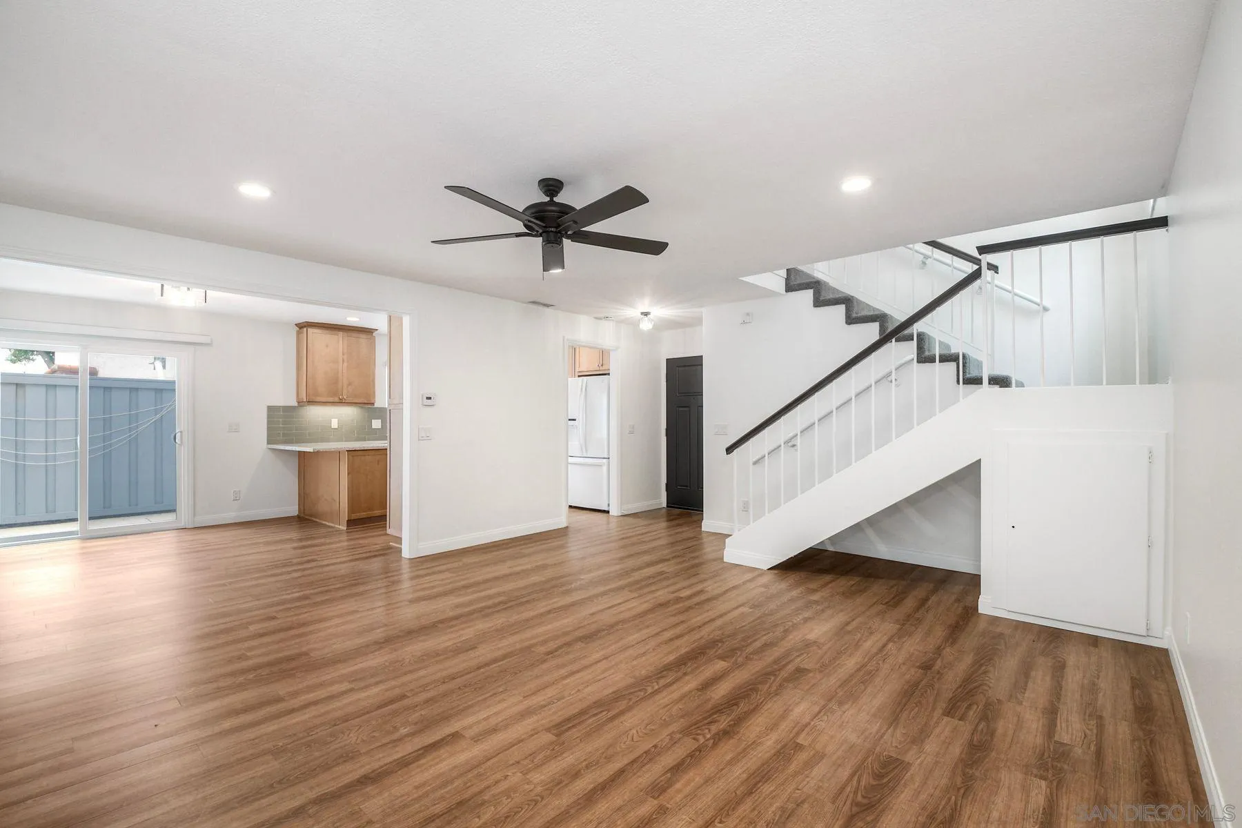 https://cdn.realtyfeed.com/cdn/127/260013701/c89bb107b052e8637c728fb1310b2d8f.webp
