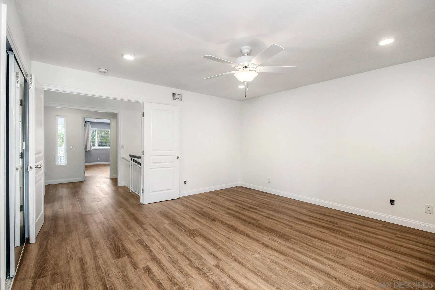 https://cdn.realtyfeed.com/cdn/127/260013701/ce0a298b0ee80078f73fa5eff2ad3914.webp