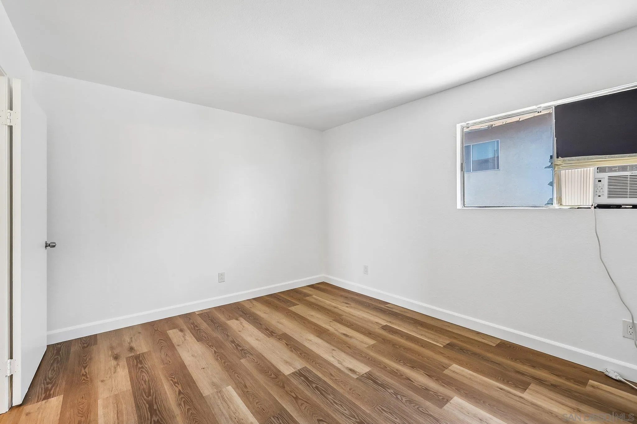 https://cdn.realtyfeed.com/cdn/127/260013706/182505377f9c6fb5a9e8e8cf2c5bb8c6.webp