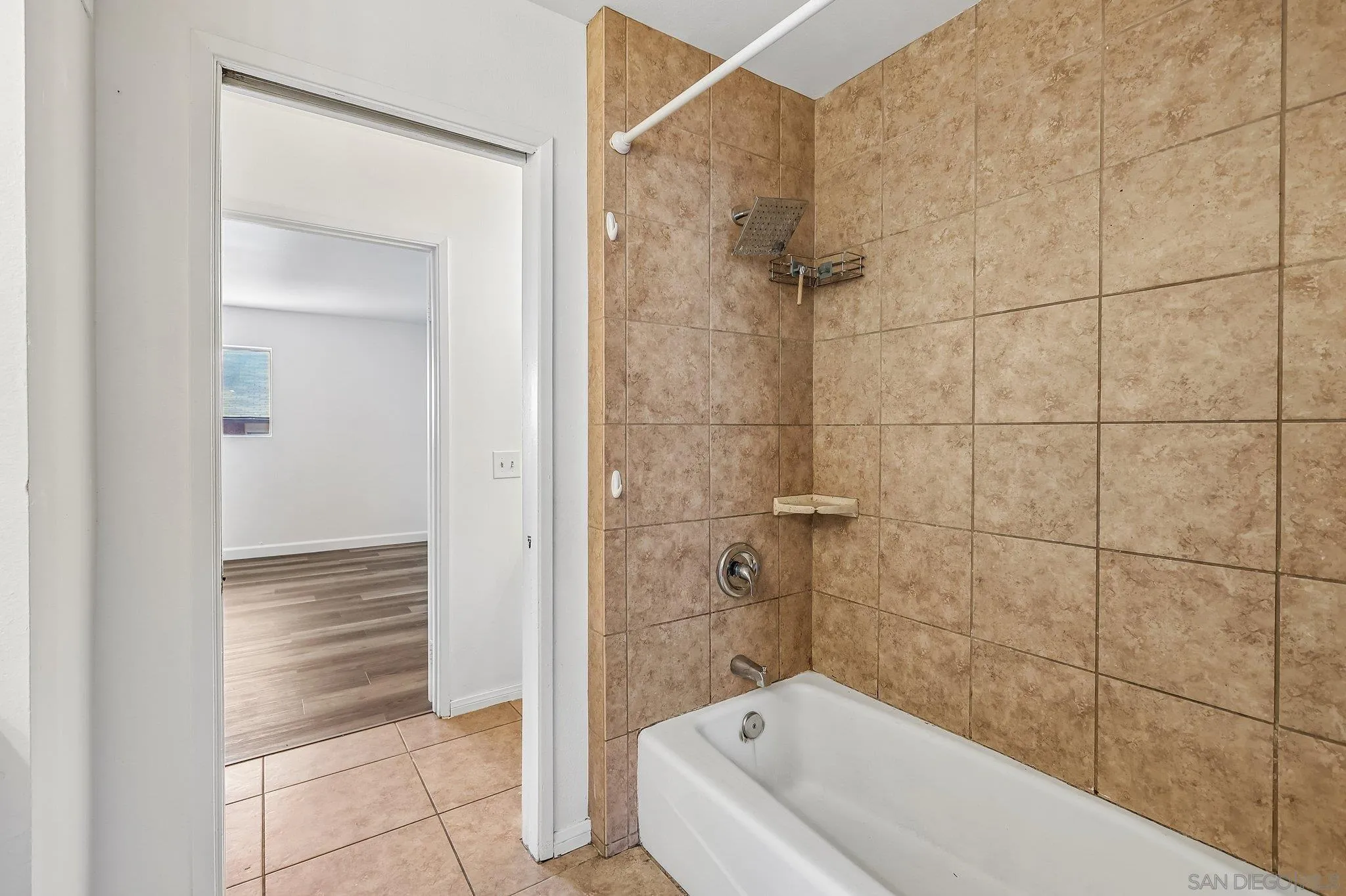 https://cdn.realtyfeed.com/cdn/127/260013706/1a7a7d02b431f8a5a4bcbf4b1ae48f8c.webp