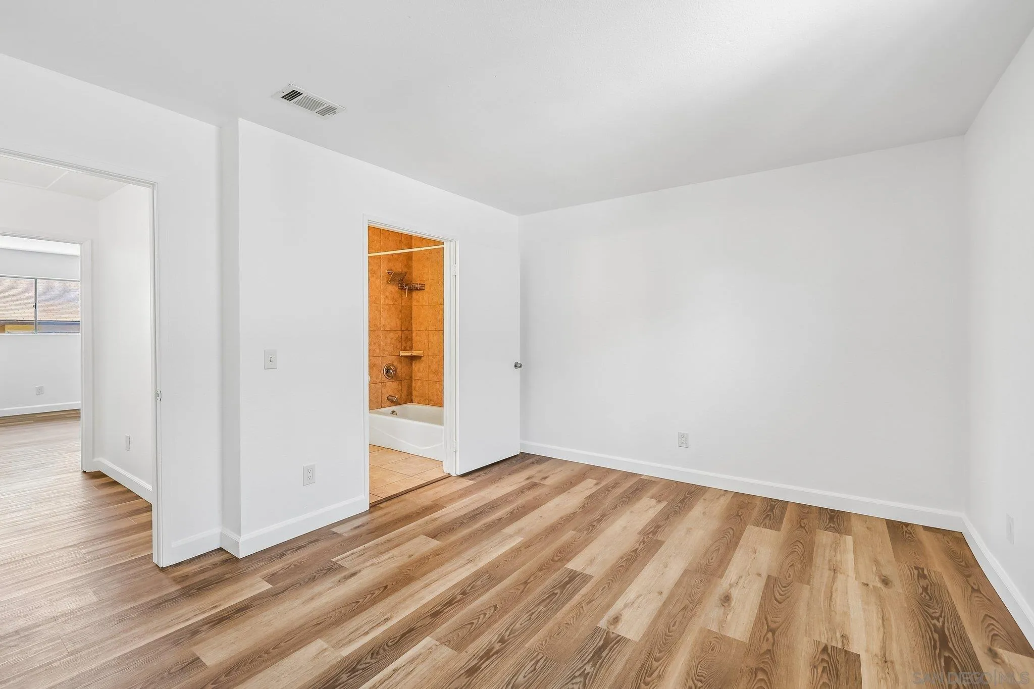 https://cdn.realtyfeed.com/cdn/127/260013706/770be4b0a4bbe2e3382ec7f813adb3e3.webp
