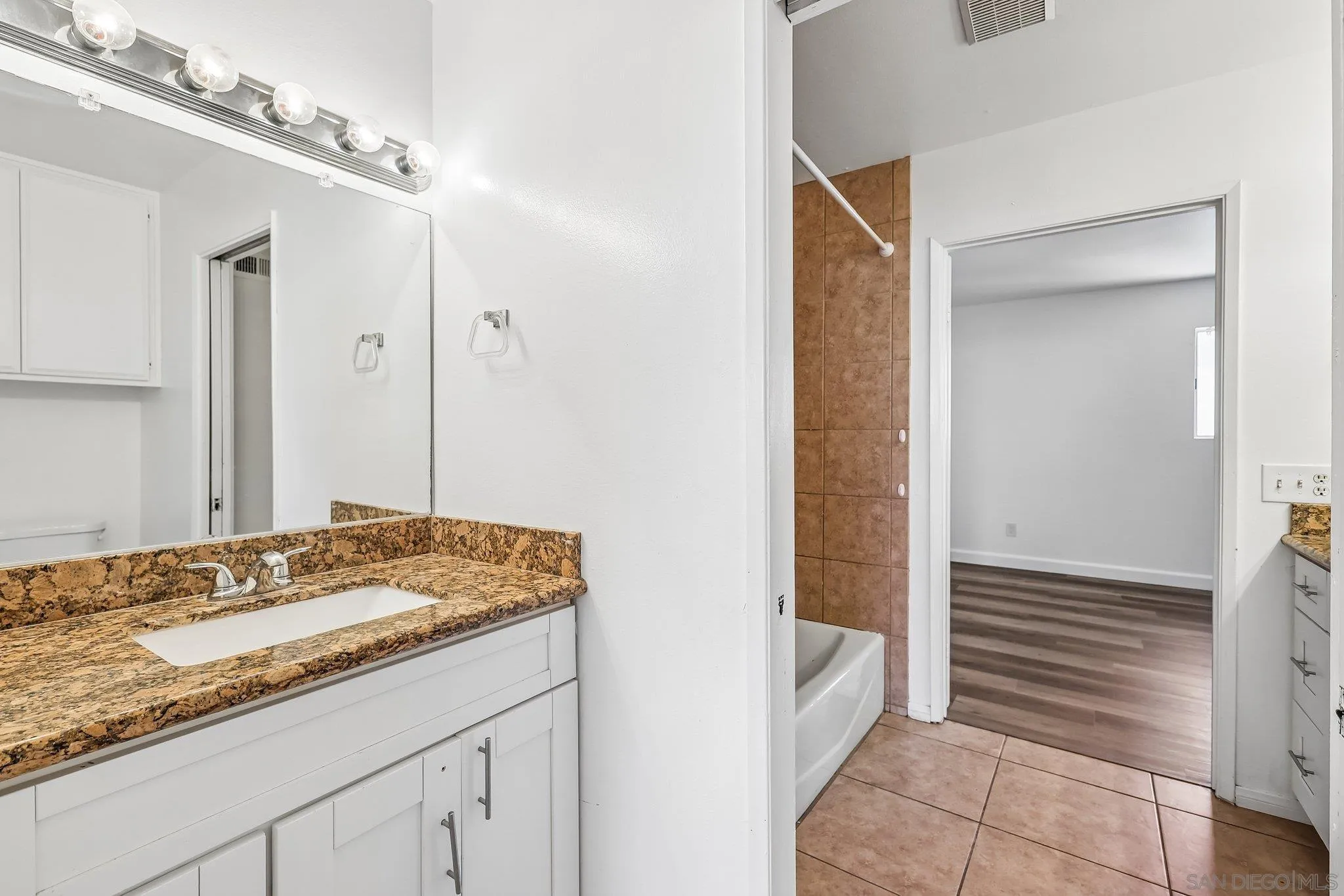 https://cdn.realtyfeed.com/cdn/127/260013706/8312b8794853538849c178c9697ccefa.webp