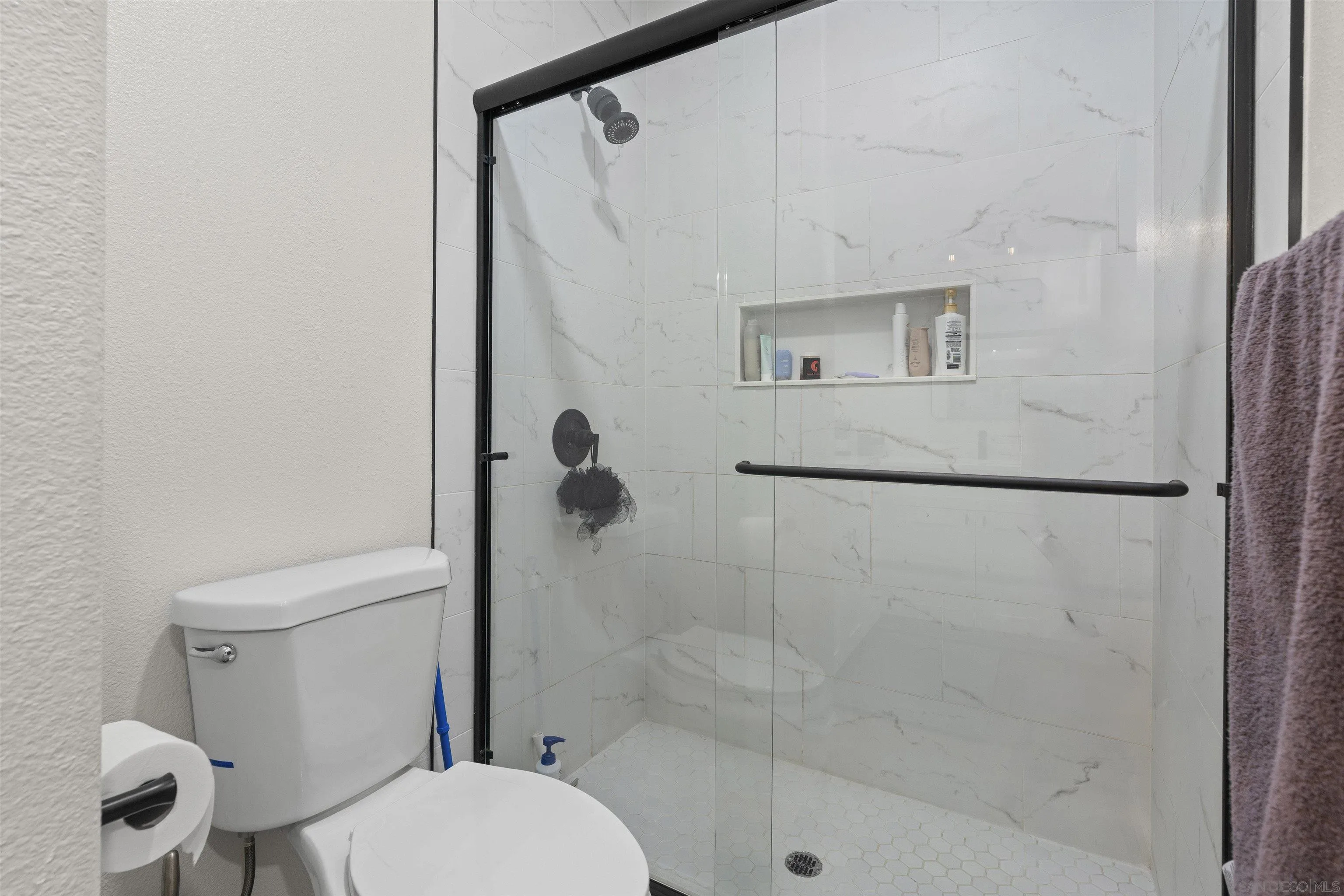 https://cdn.realtyfeed.com/cdn/127/260013712/af8bfc78419476cf48c564e5c22a8a51.webp