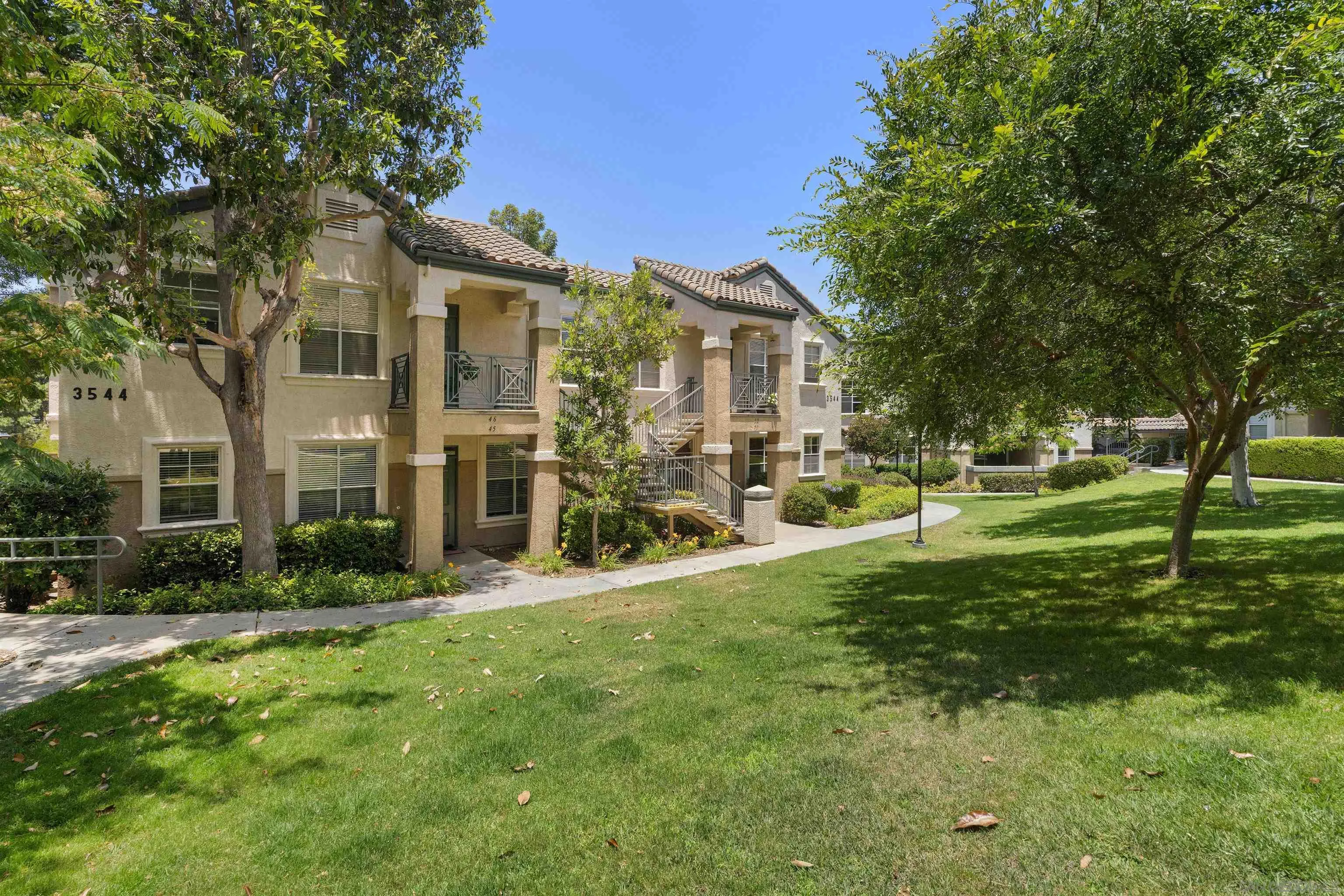 https://cdn.realtyfeed.com/cdn/127/260013712/c71bc7fc3d8fbe3a90c6d8c7e30e1c9f.webp