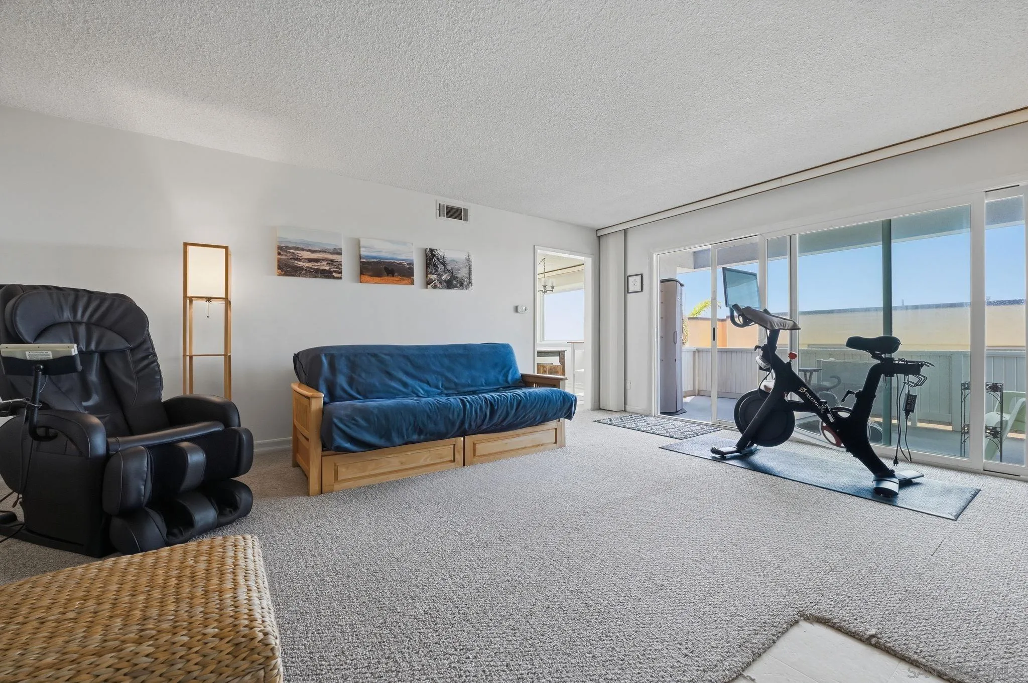 https://cdn.realtyfeed.com/cdn/127/260013714/d0edf323046340e9dedb0d1dd0b9c3b9.webp