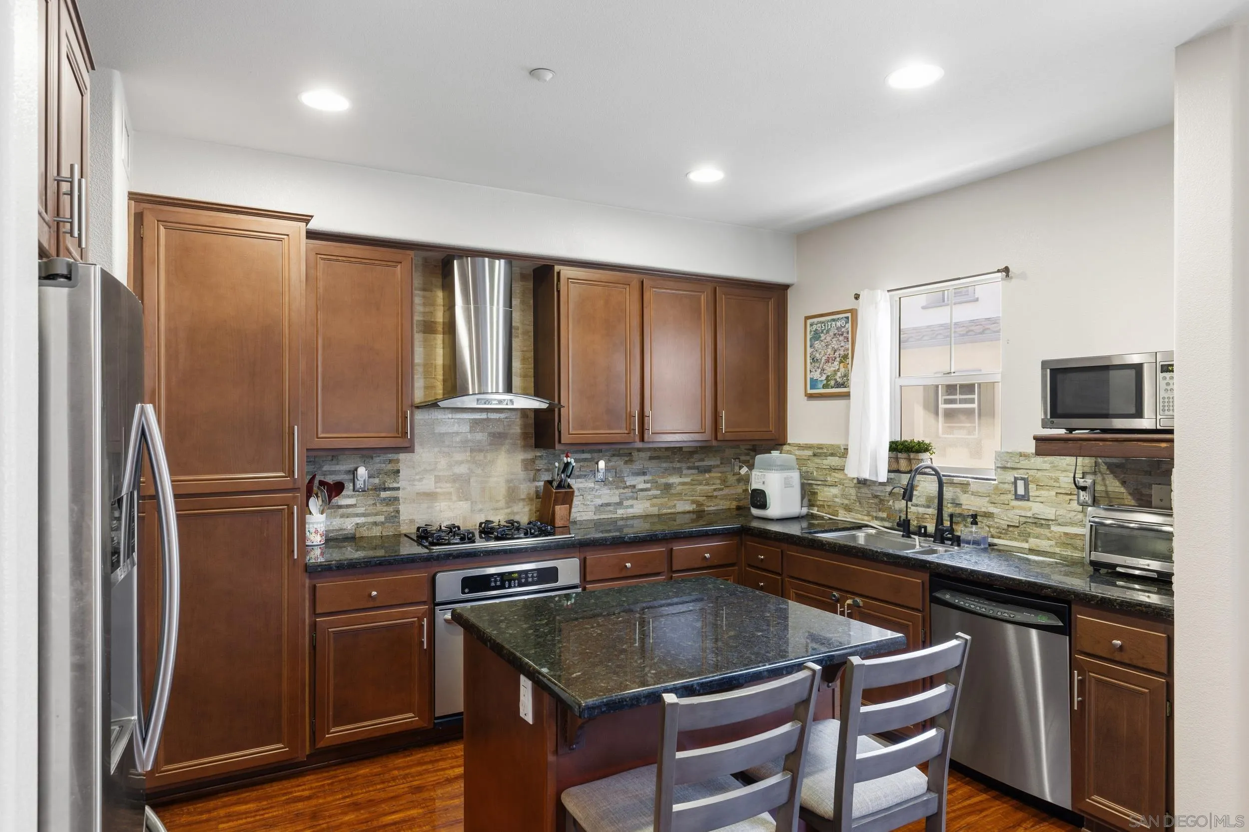 Photo #12: 260013723 Listing: Photo #12