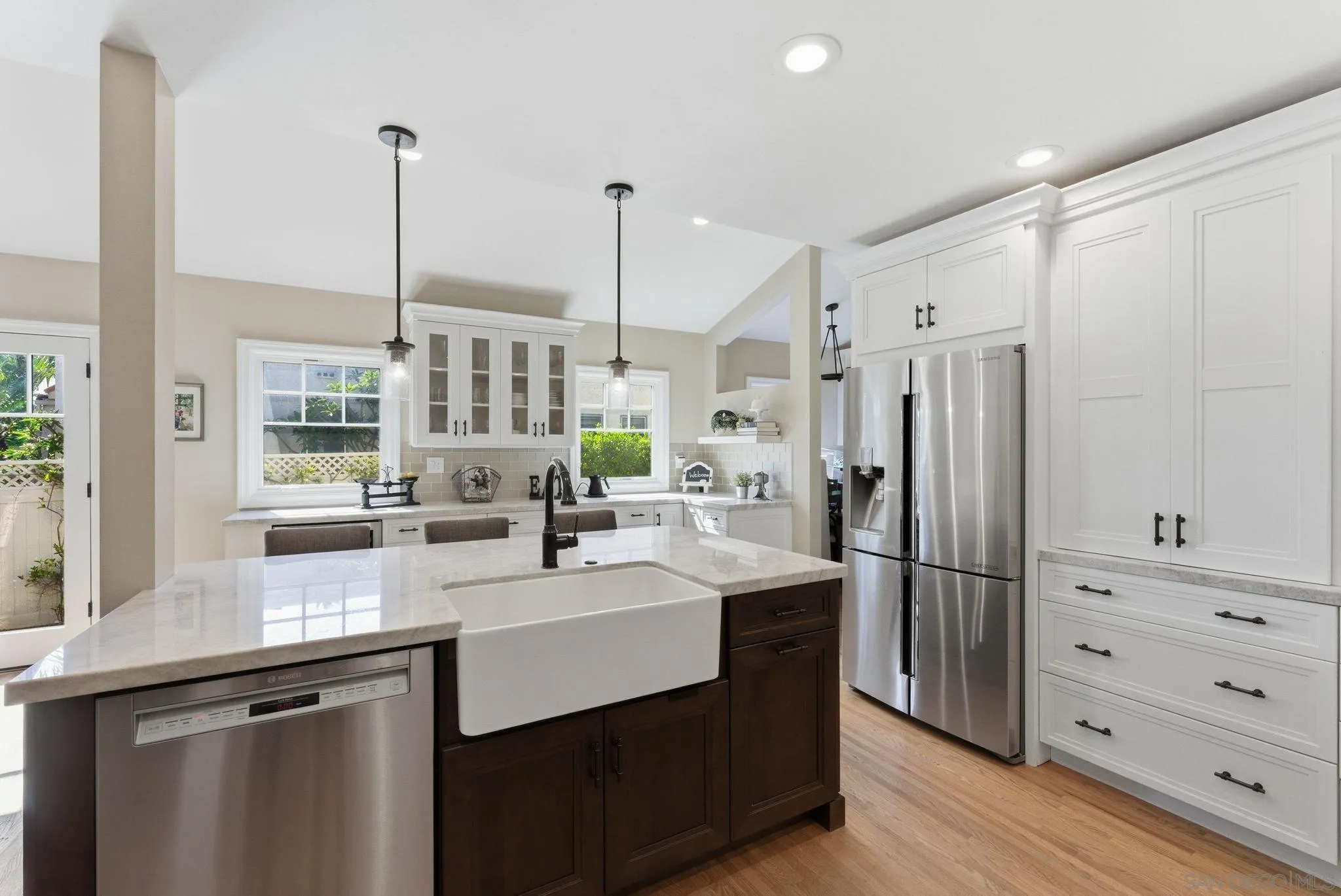 https://cdn.realtyfeed.com/cdn/127/260013724/2d626aee4017f9a35bb753db3780544a.webp
