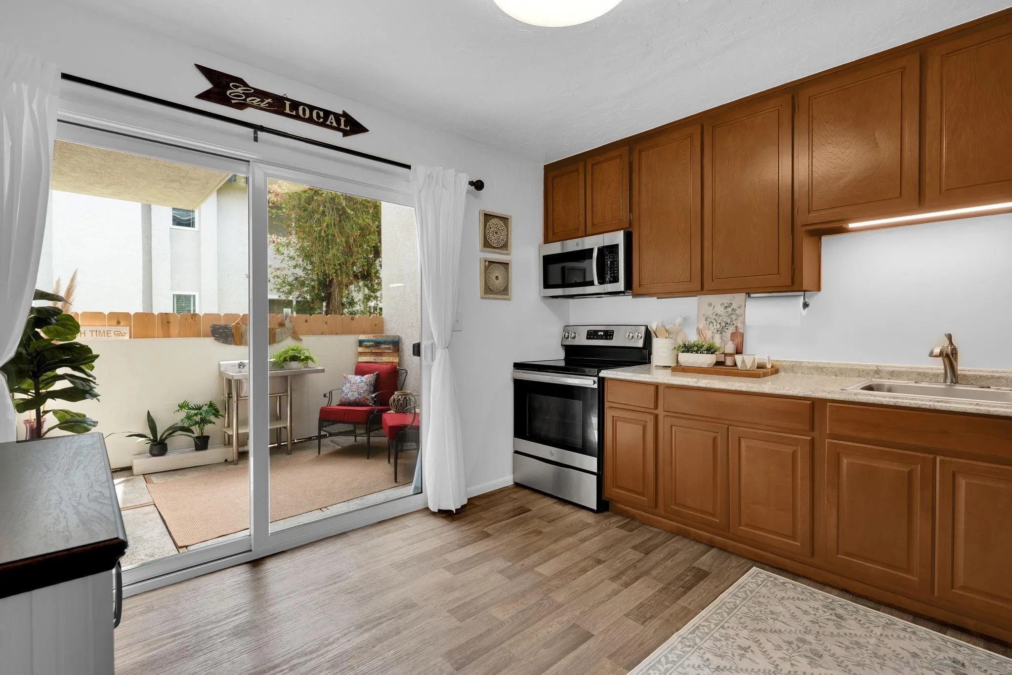 https://cdn.realtyfeed.com/cdn/127/260013725/72449976a1acf7299d25d999932df47d.webp