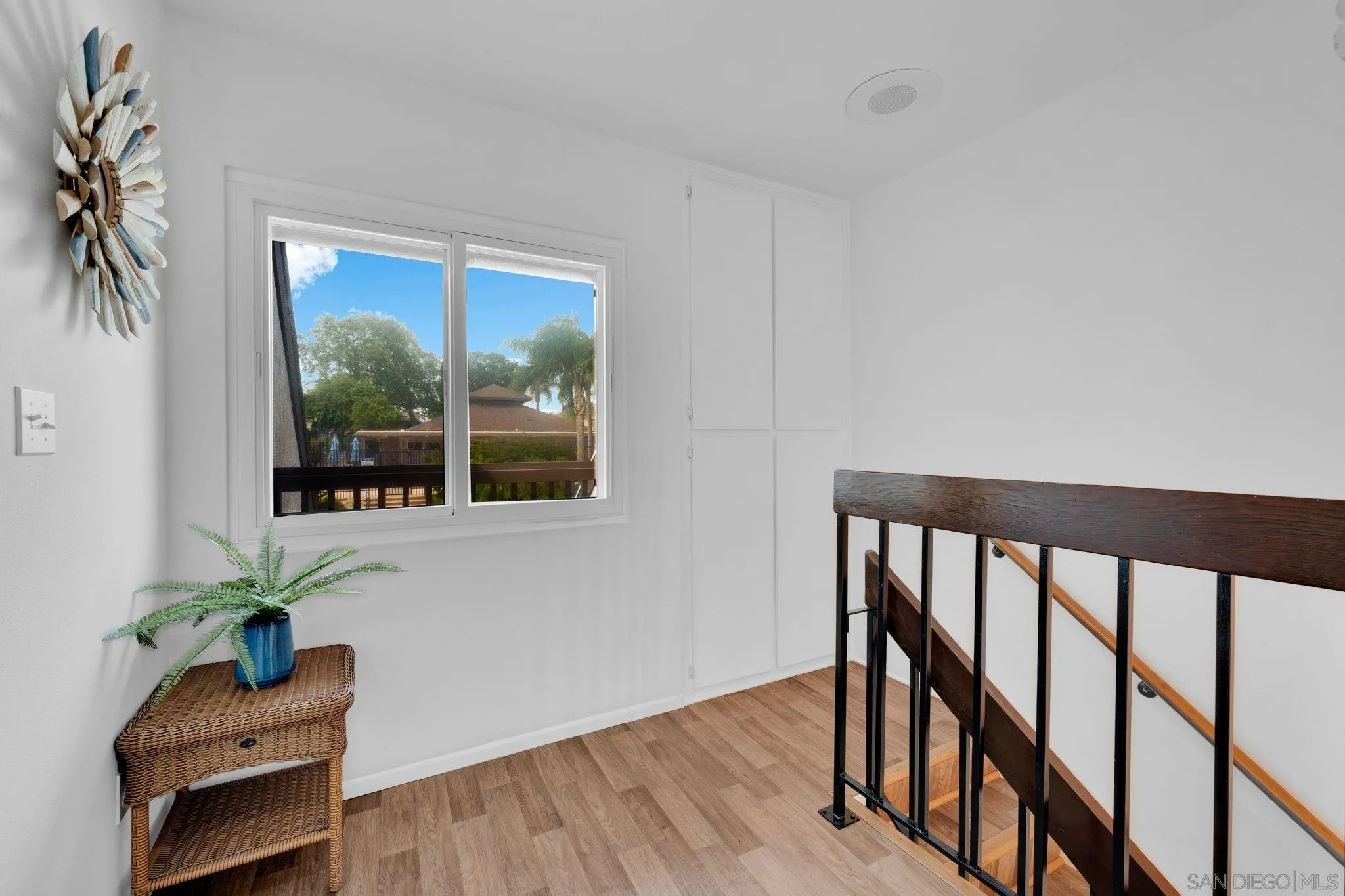 https://cdn.realtyfeed.com/cdn/127/260013725/8bf7365410cd8c628eb2ccdc2e439ee7.webp