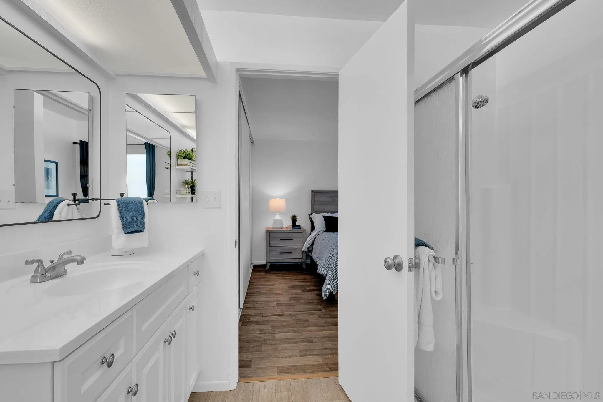 https://cdn.realtyfeed.com/cdn/127/260013725/a8c53c2877bbc84351ebaa64b2cead4f.webp