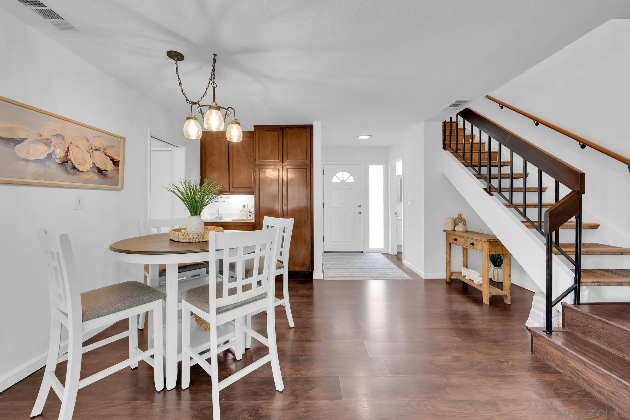 https://cdn.realtyfeed.com/cdn/127/260013725/f68dba2309aef46cc3615fa6bcf120af.webp