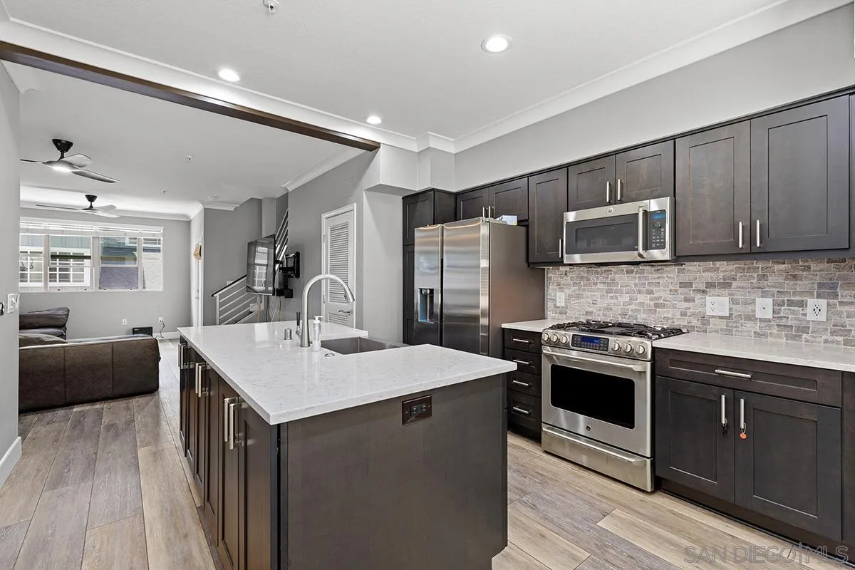Photo #11: 260013726 Listing: Photo #11
