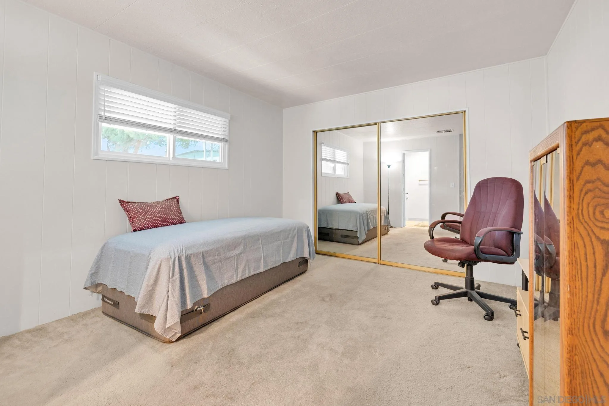 https://cdn.realtyfeed.com/cdn/127/260013729/38d0bfbdae25091d94904f25f5ca33c3.webp
