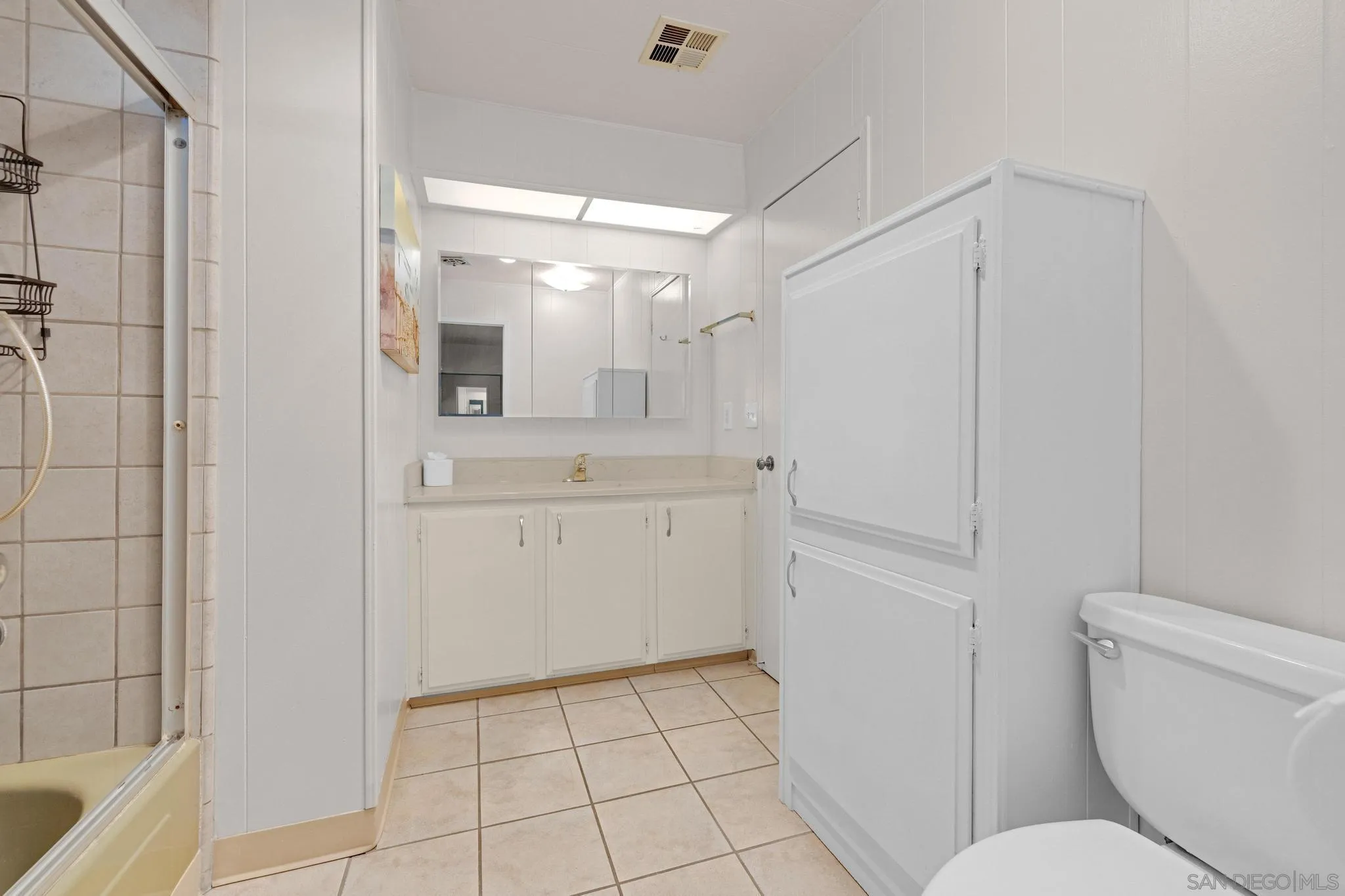https://cdn.realtyfeed.com/cdn/127/260013729/674b50f9df52c29d728d794949e5d37c.webp