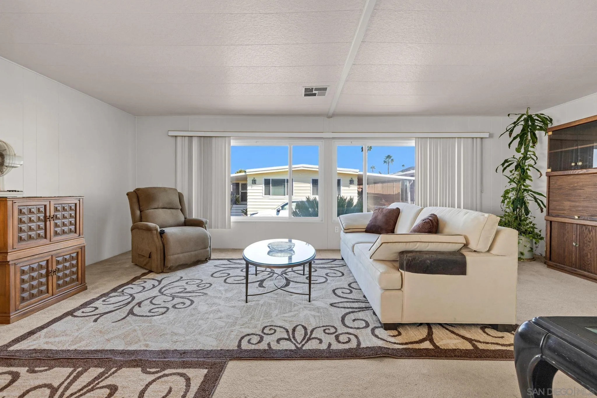 https://cdn.realtyfeed.com/cdn/127/260013729/e900eaa03865a4f002ae6b00eeb95228.webp
