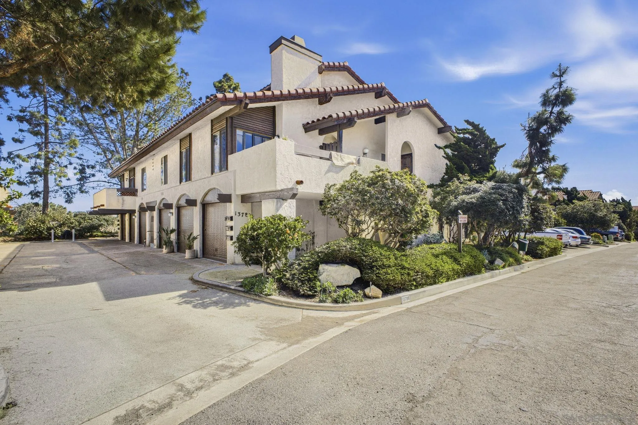 https://cdn.realtyfeed.com/cdn/127/260013730/18c4bcd0d279b3b5de3fb11647f78899.webp