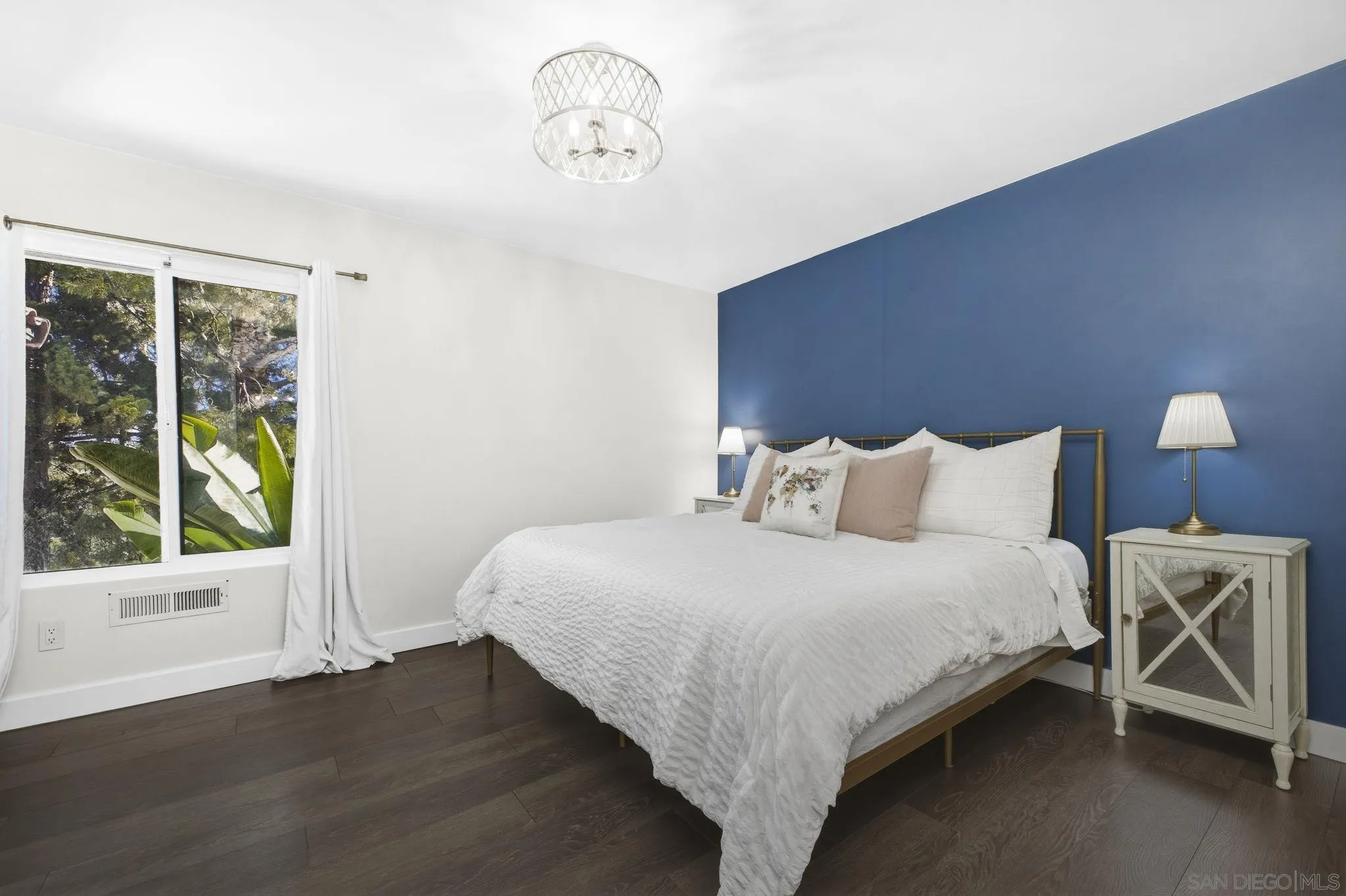 https://cdn.realtyfeed.com/cdn/127/260013730/1dbf0385c51a2d5bdec6f48fd4769a7a.webp
