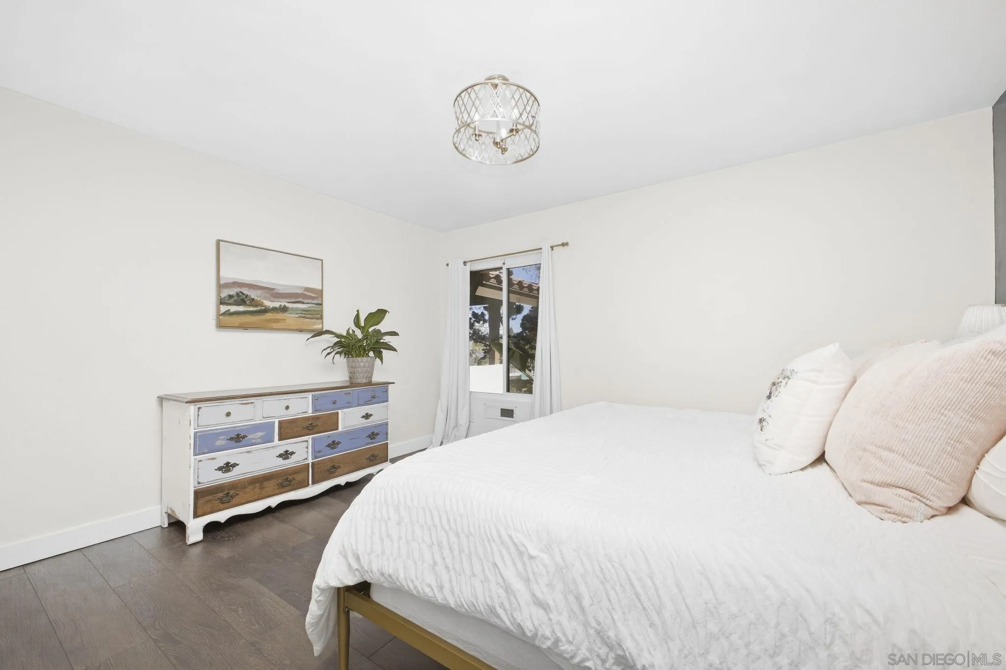 https://cdn.realtyfeed.com/cdn/127/260013730/249b57e6665e2905694aa935807d1859.webp