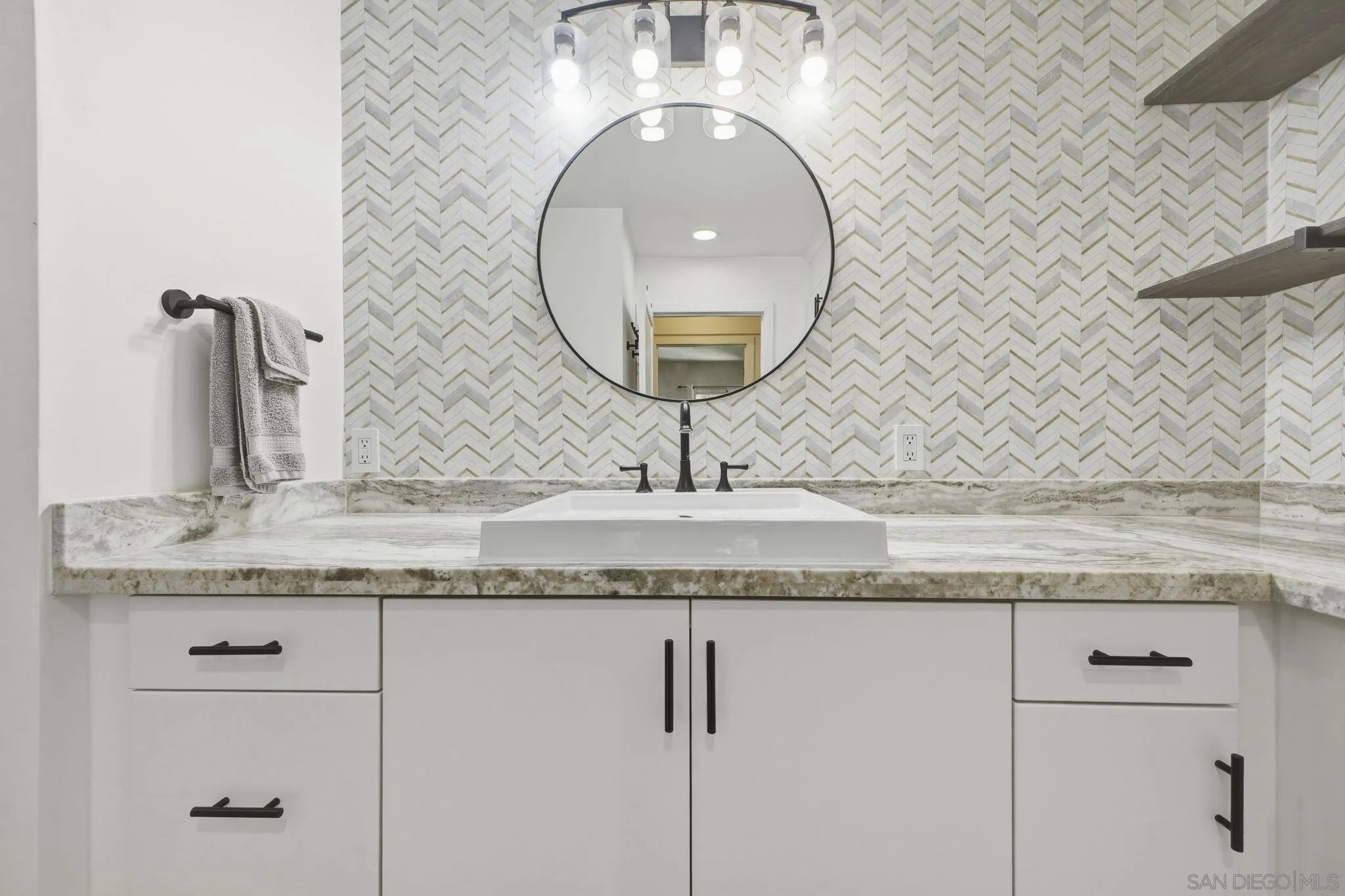https://cdn.realtyfeed.com/cdn/127/260013730/45c72c8a4b9de7fcf03a61e3286bec49.webp