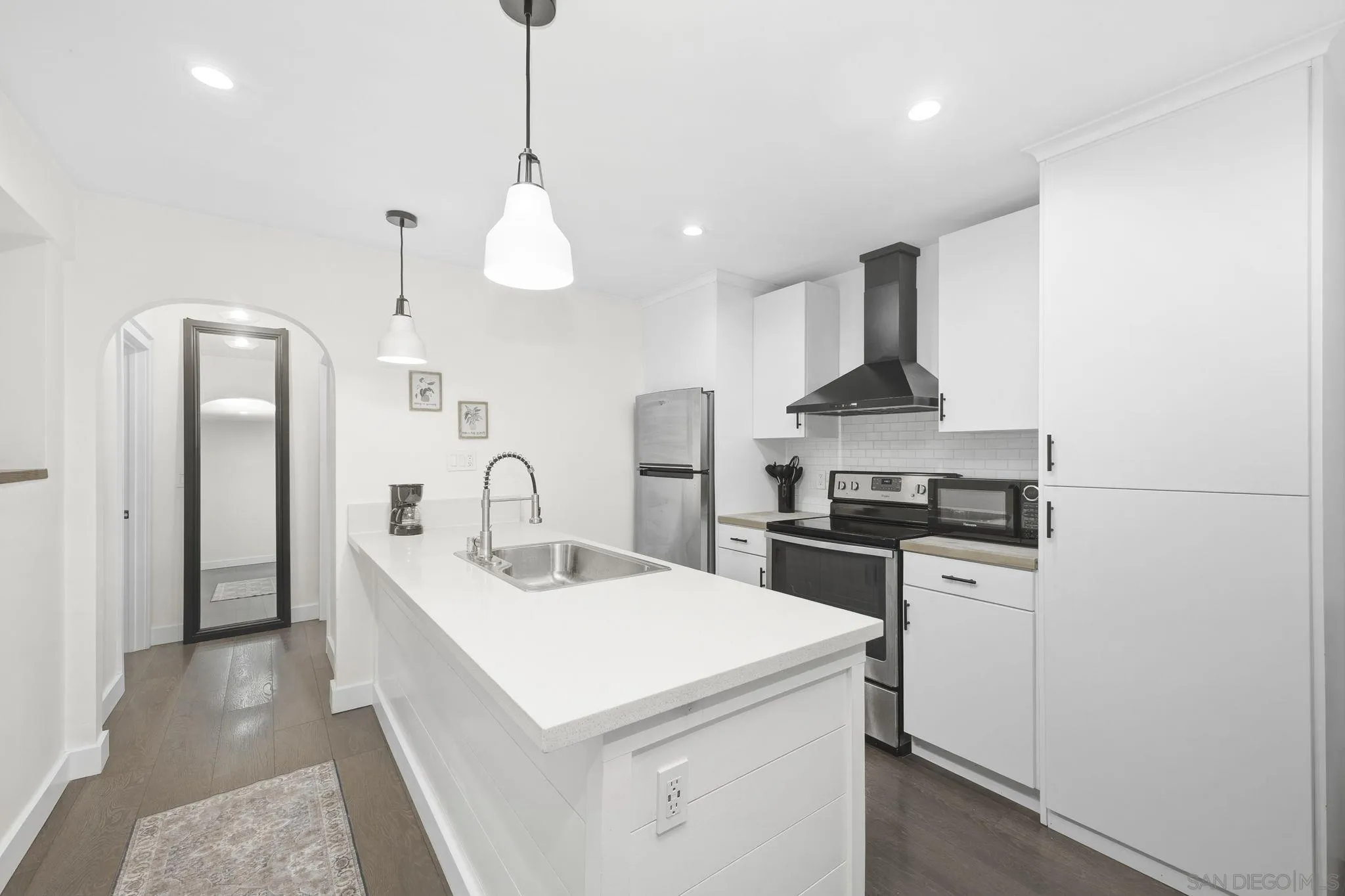 https://cdn.realtyfeed.com/cdn/127/260013730/6acd13d4da9e3fa3969bb421317e6229.webp