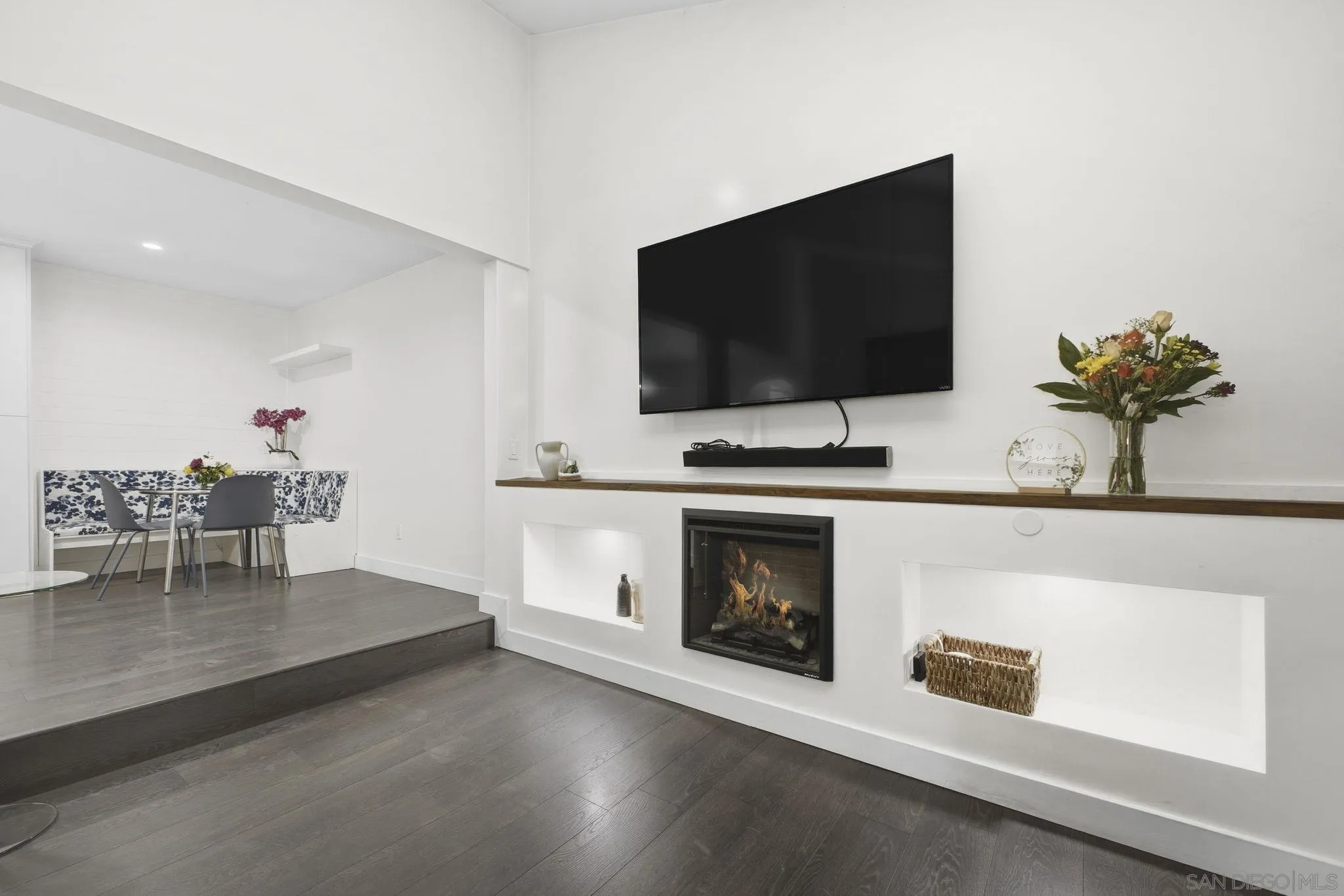 https://cdn.realtyfeed.com/cdn/127/260013730/7d5cb8010600596fdf5c9976d51f5fd2.webp