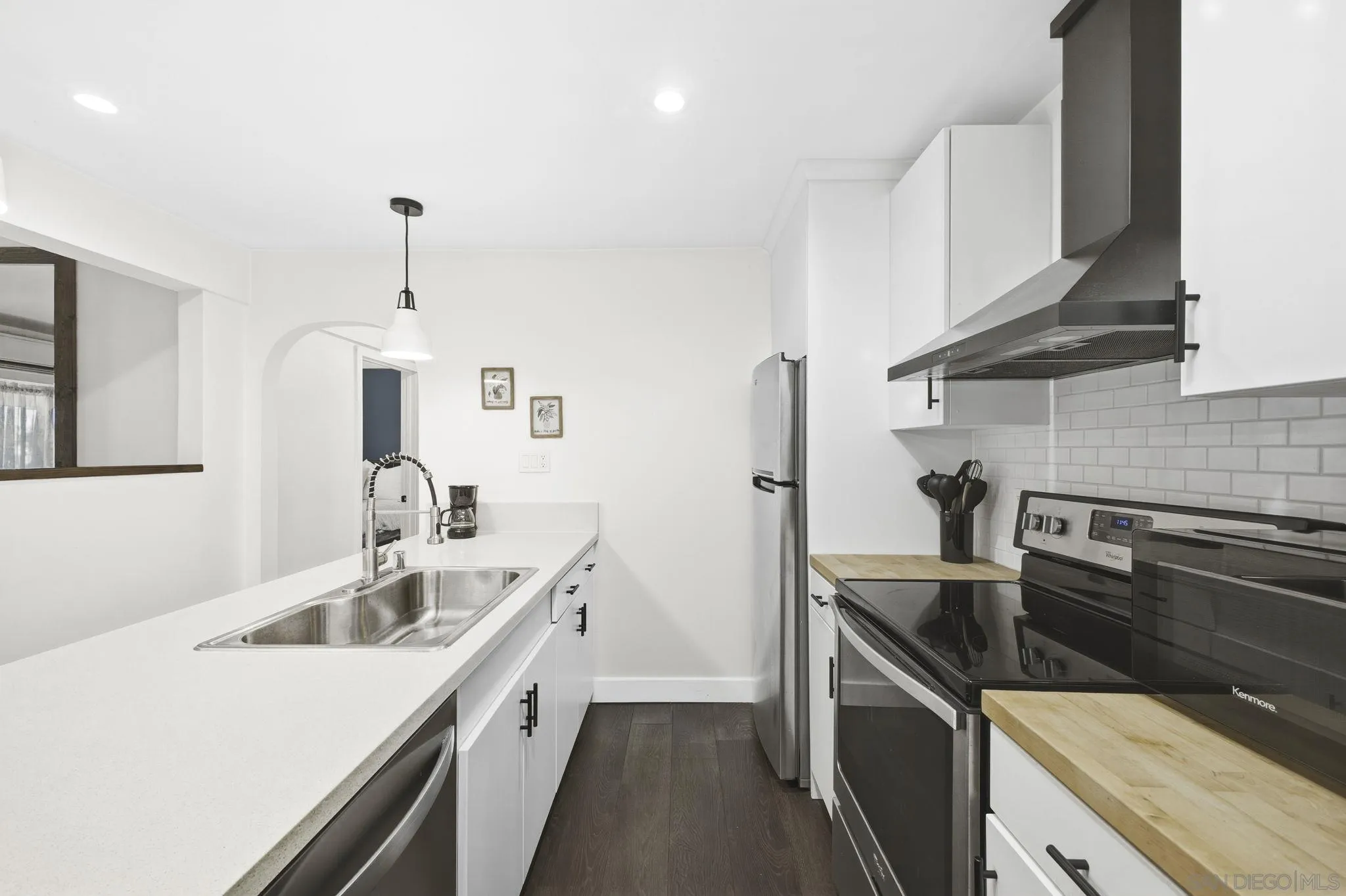 https://cdn.realtyfeed.com/cdn/127/260013730/cec481fa47f0183a0f97b59c55772ee2.webp