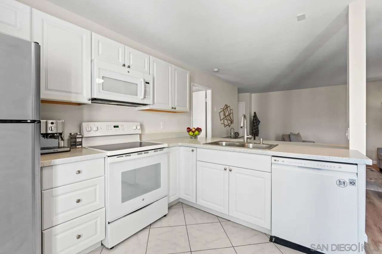 Photo #15: 260013732 Listing: Photo #15