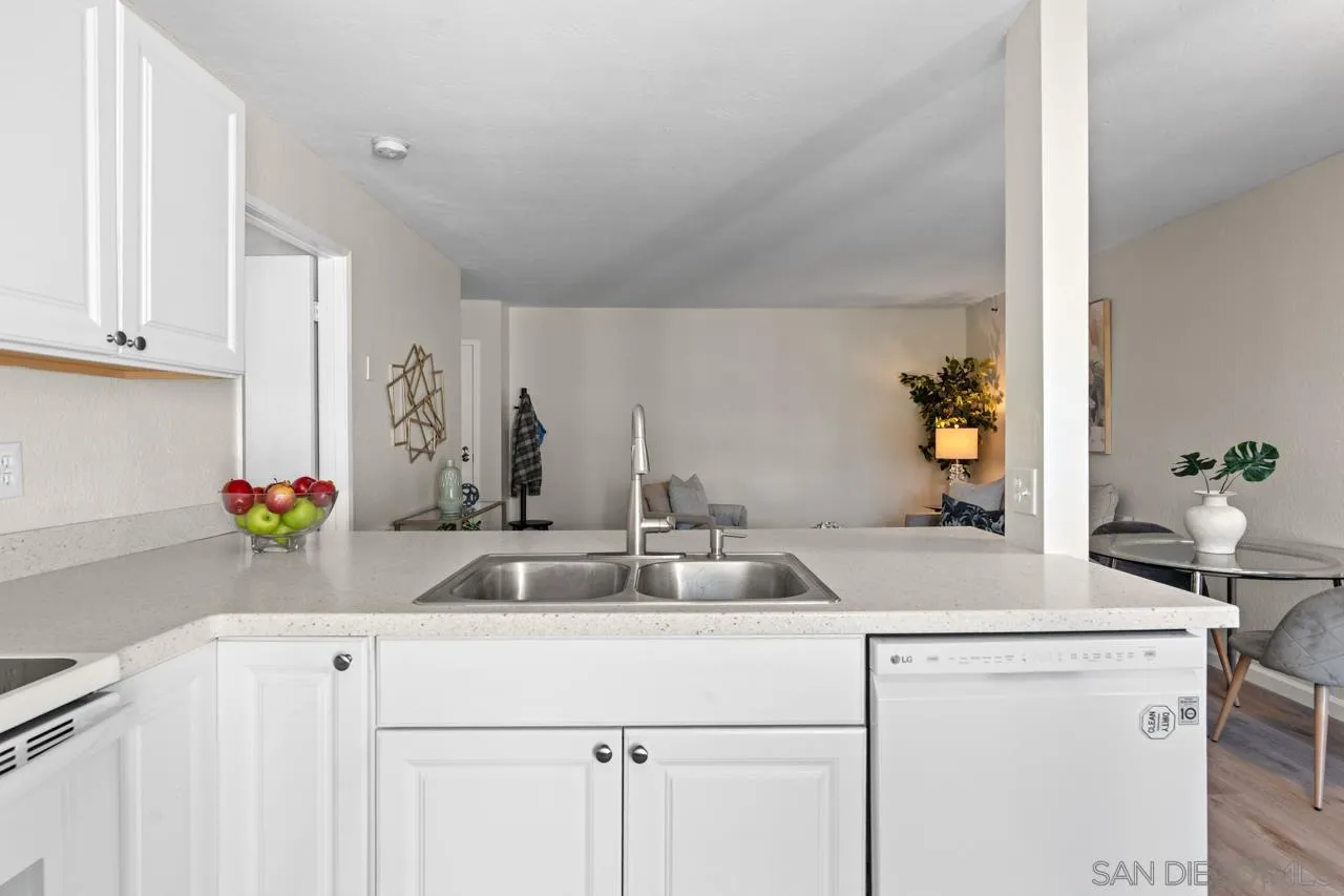 Photo #17: 260013732 Listing: Photo #17