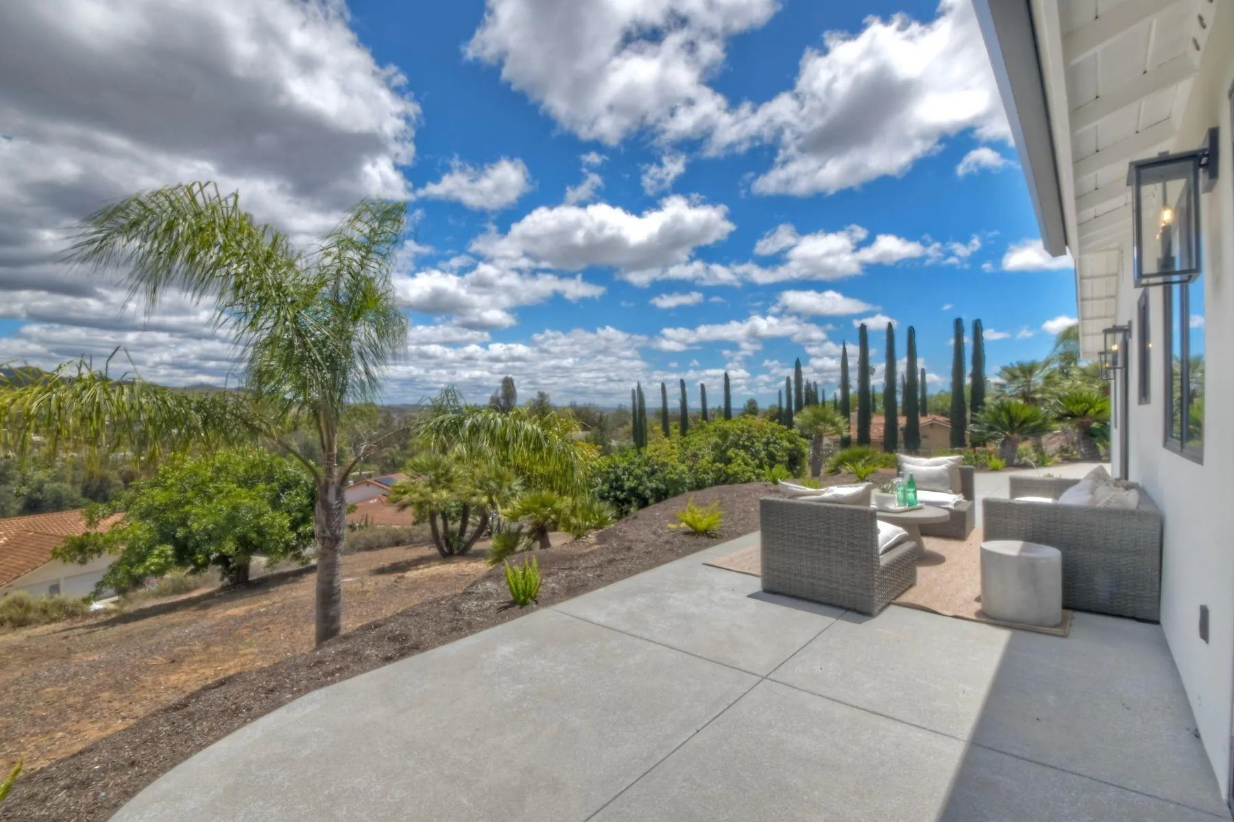 https://cdn.realtyfeed.com/cdn/127/260013734/0bf96d2f5582c59ae2b4667f3d8531b5.webp