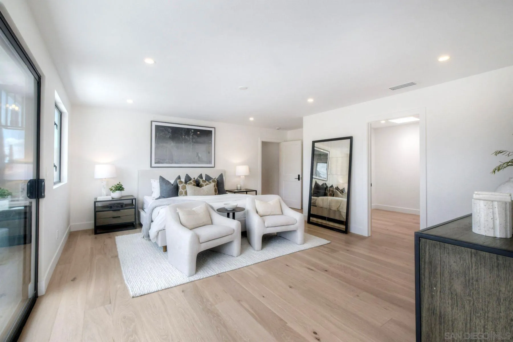 https://cdn.realtyfeed.com/cdn/127/260013734/1e1bc8e6f00a1a671845dd63721fb645.webp