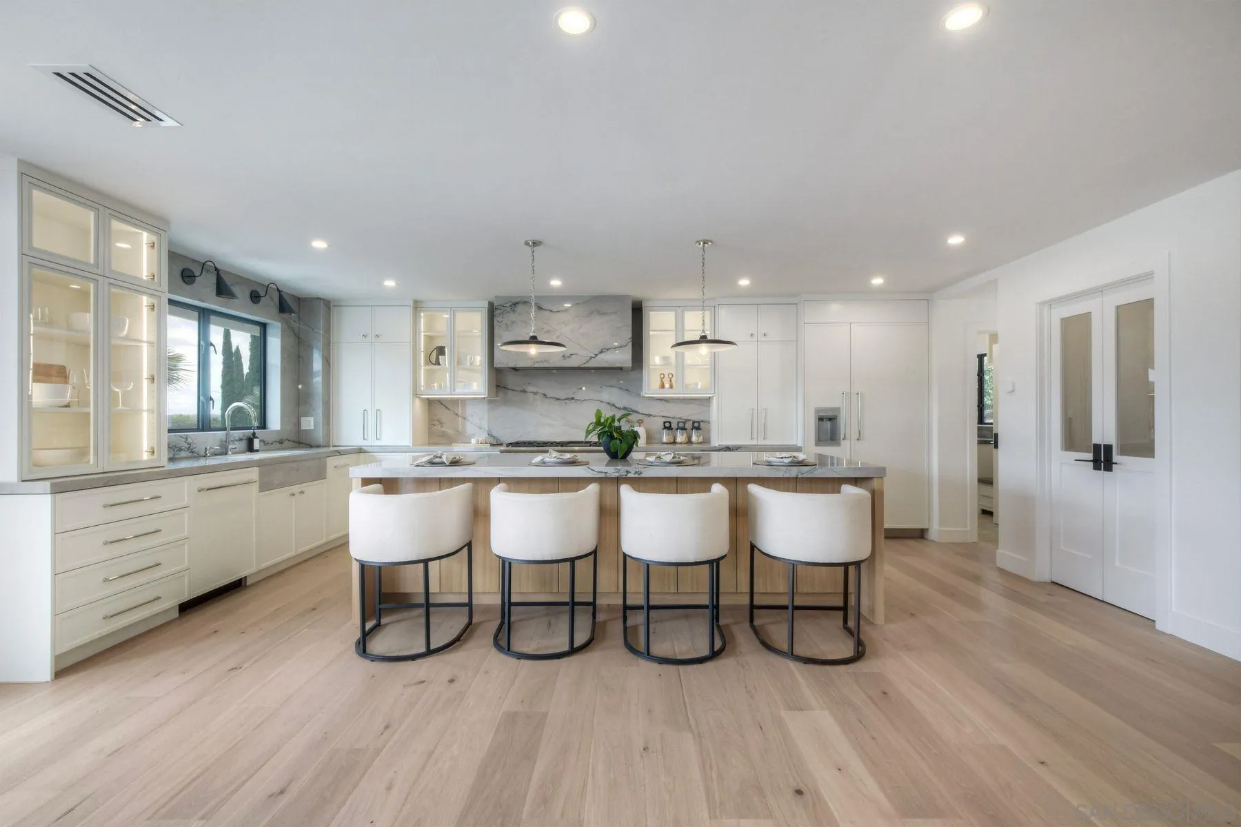 https://cdn.realtyfeed.com/cdn/127/260013734/2bd9878621750ffc367f9876754dff7c.webp
