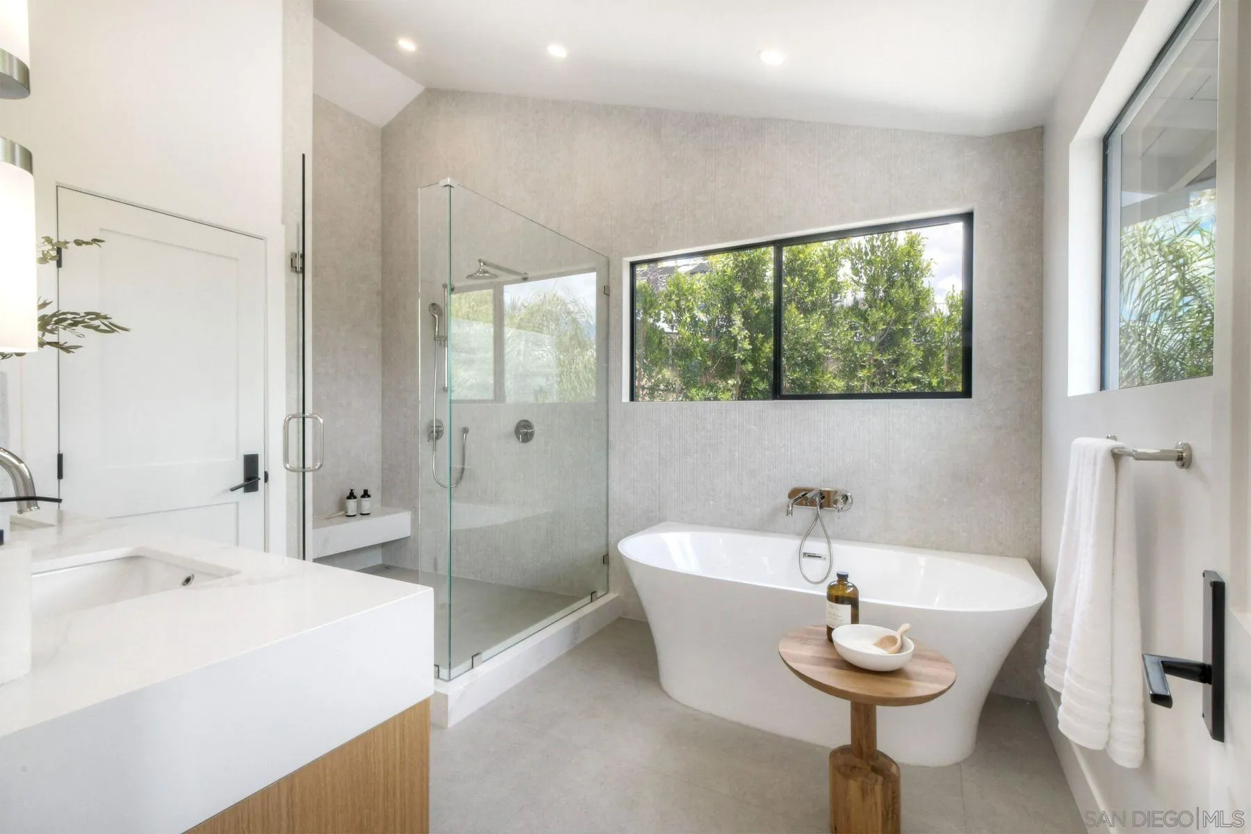 https://cdn.realtyfeed.com/cdn/127/260013734/4cc12d6898daefdaf196ab29590676d3.webp