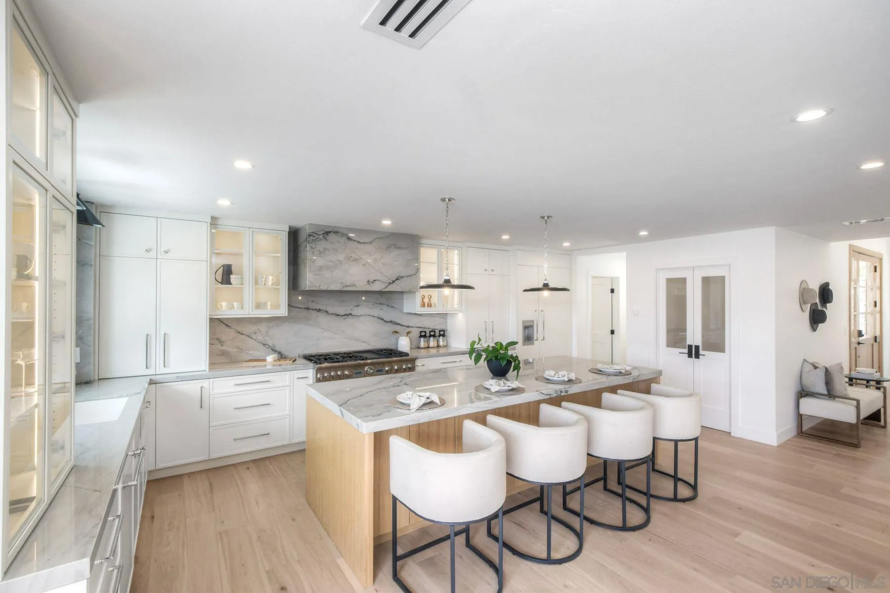 https://cdn.realtyfeed.com/cdn/127/260013734/8188cb102e59703114b94167fa7bf246.webp