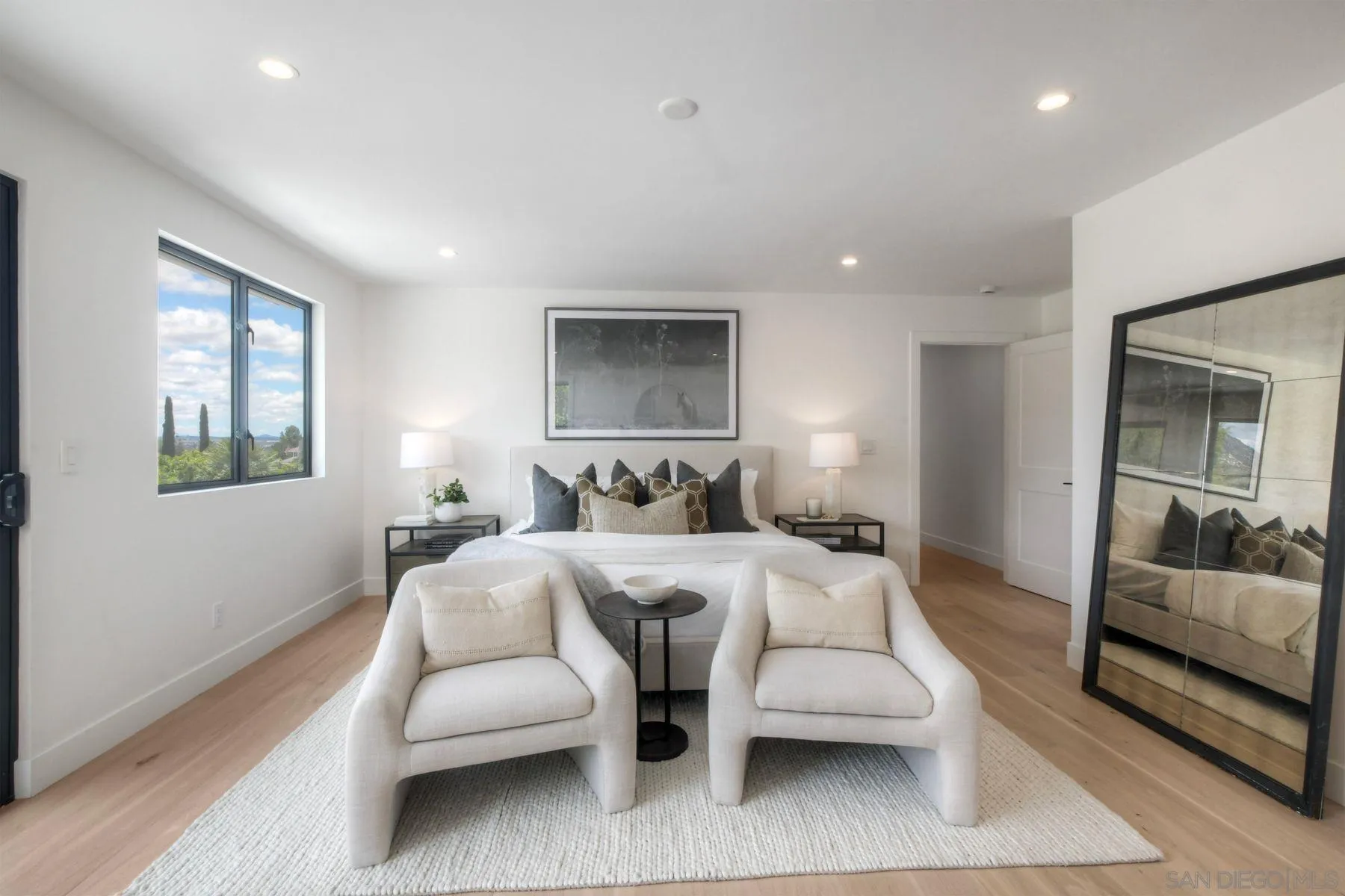 https://cdn.realtyfeed.com/cdn/127/260013734/c0178c6a692c086fb6eee20ab5d72bc6.webp