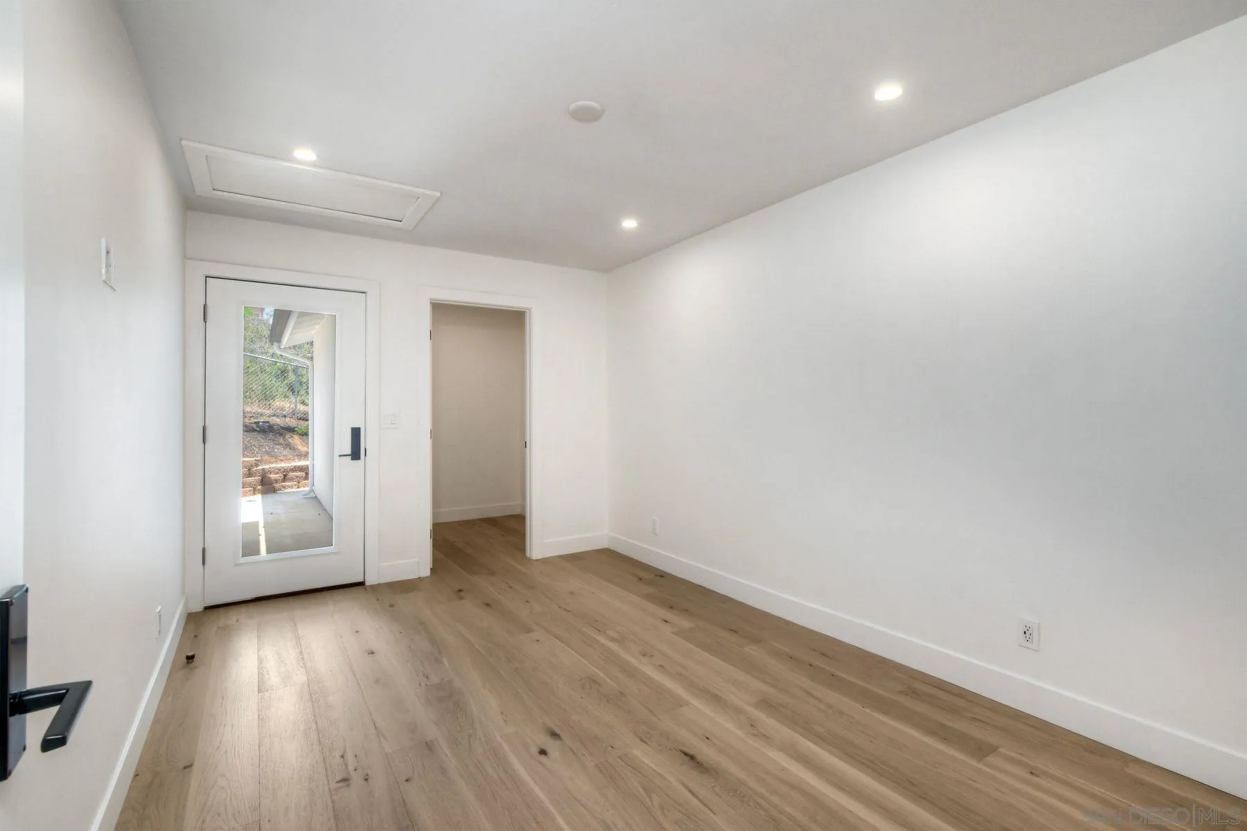 https://cdn.realtyfeed.com/cdn/127/260013734/e103ff4dde38654459cc768dfc4c888d.webp
