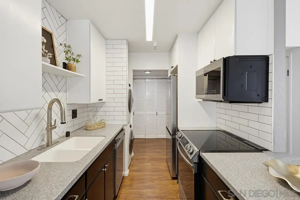 Photo #11: 260013746 Listing: Photo #11