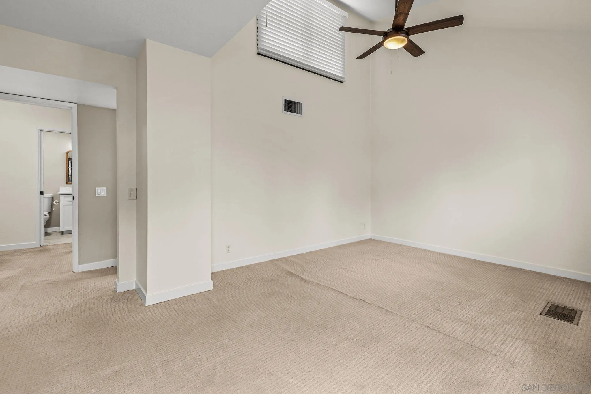https://cdn.realtyfeed.com/cdn/127/260013747/00d12a67e6a614b2de2734ca108e0cef.webp