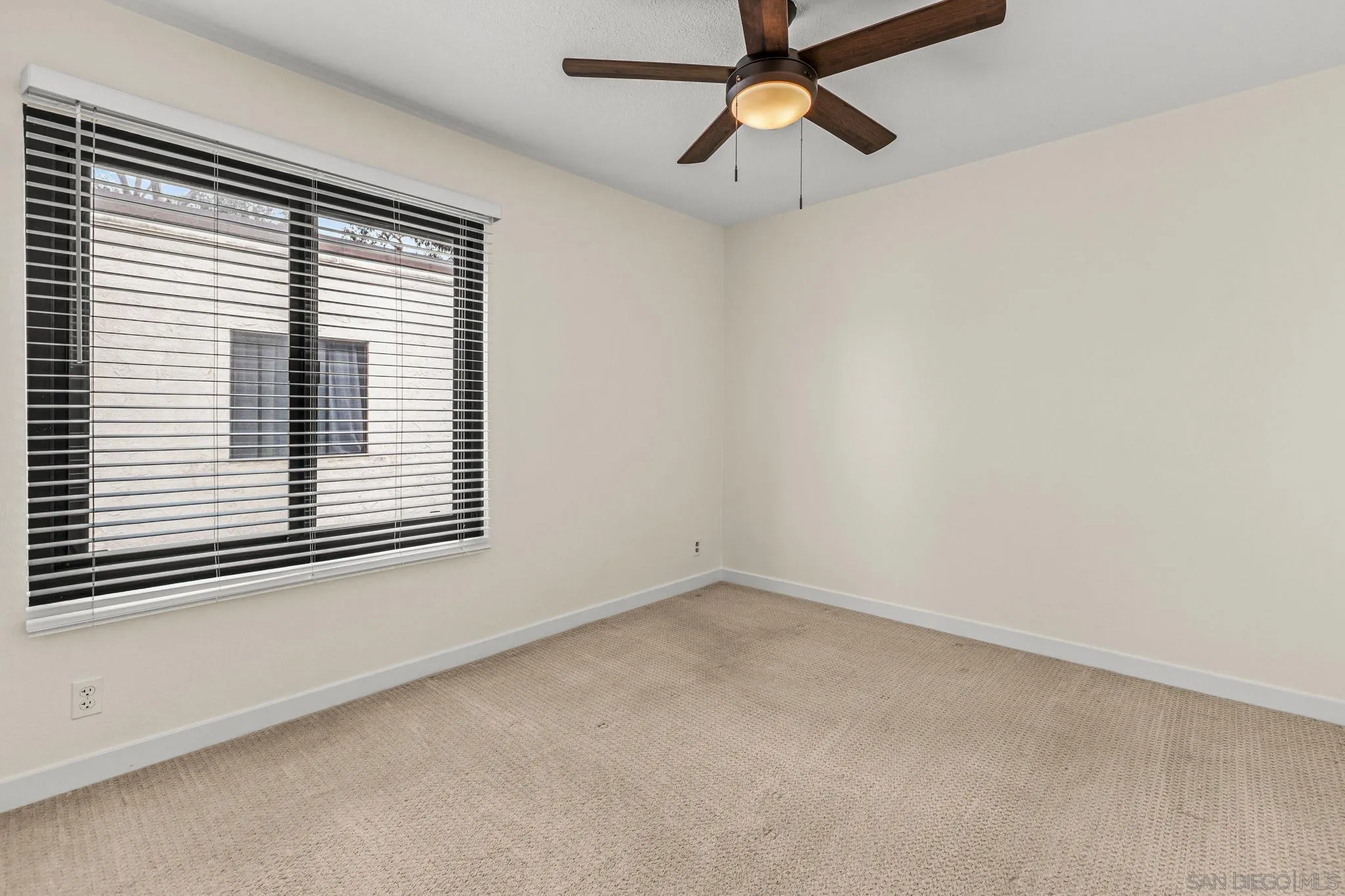 https://cdn.realtyfeed.com/cdn/127/260013747/a045b181d1715d0abe492a8379e3576e.webp