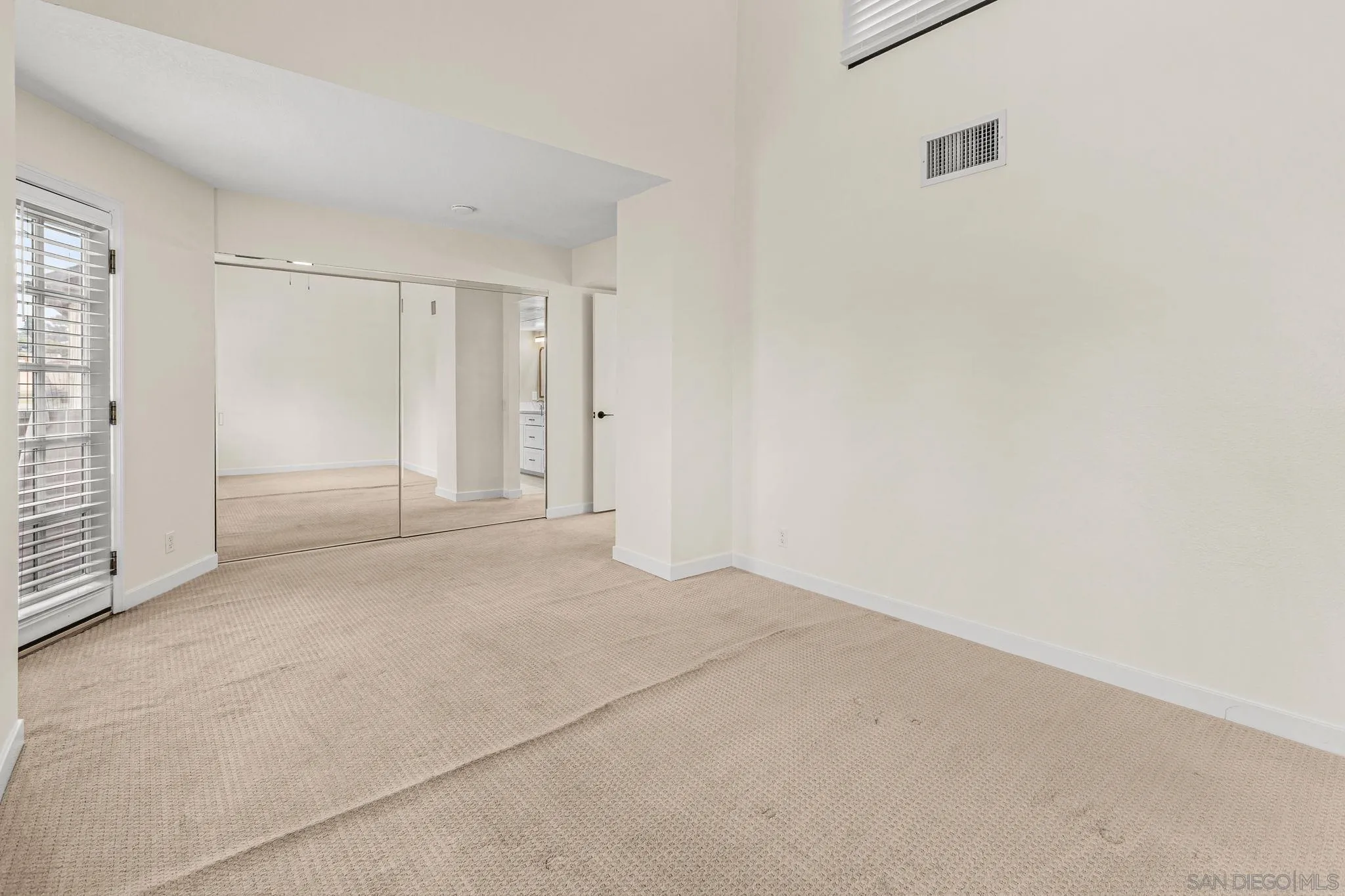 https://cdn.realtyfeed.com/cdn/127/260013747/a4bd1c75a11360f4681bc8449d09bf04.webp