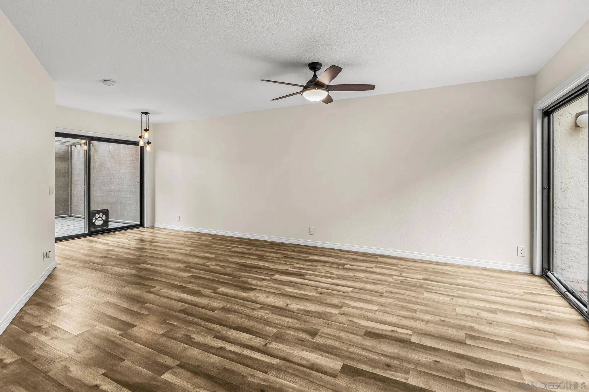 https://cdn.realtyfeed.com/cdn/127/260013747/b069f5a0cd8caebbb39af0add79ad31b.webp